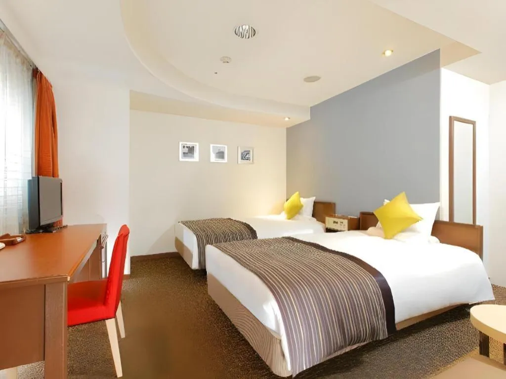 Bed in Utsunomiya Higashi Hotel