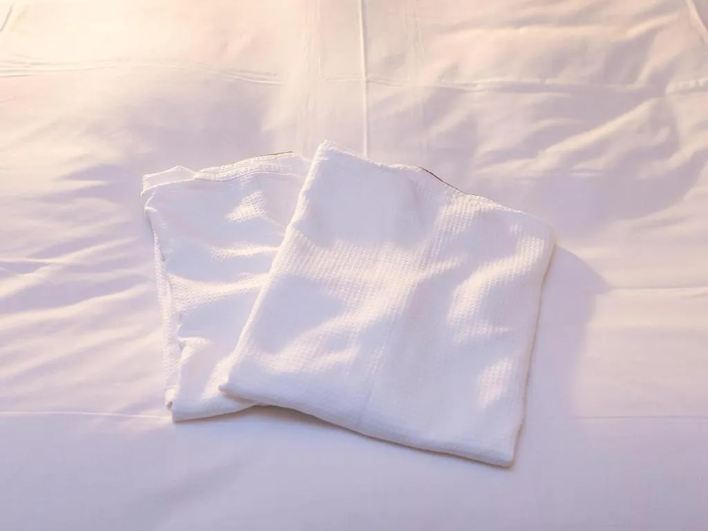 Bed in Takamatsu Park Hotel