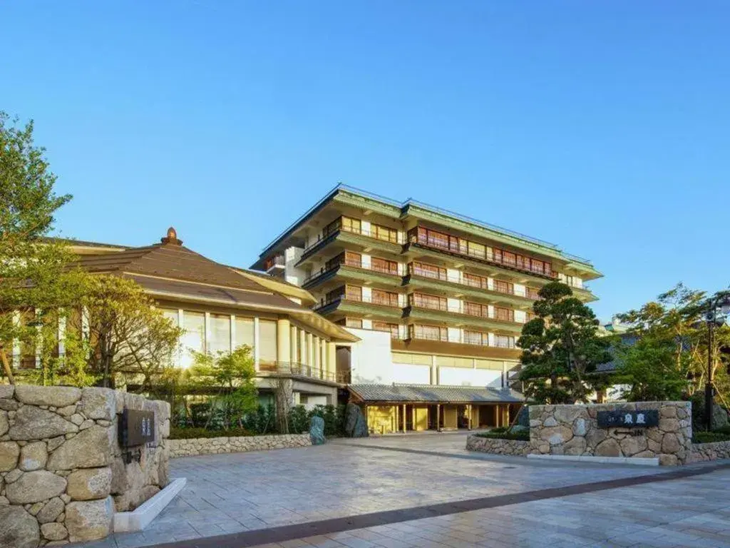 Shiratamano Yu Senkei Shiratamano Yu Senkei