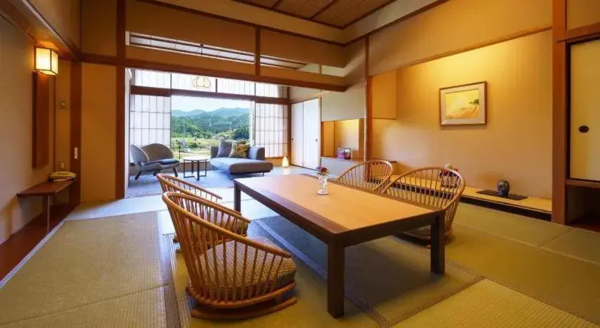 Bed in Shiratamano Yu Senkei Bed in Shiratamano Yu Senkei