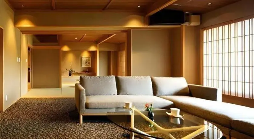 Shiratamano Yu Senkei Shiratamano Yu Senkei