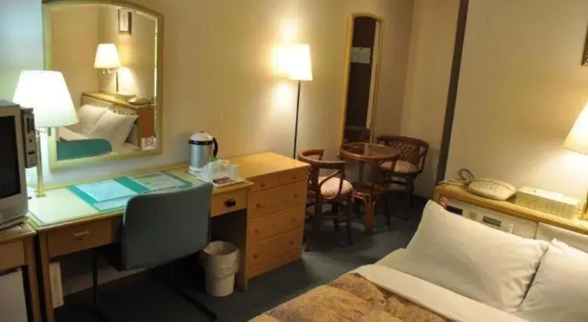 Bed in Palace Inn Toyota Bed in Palace Inn Toyota