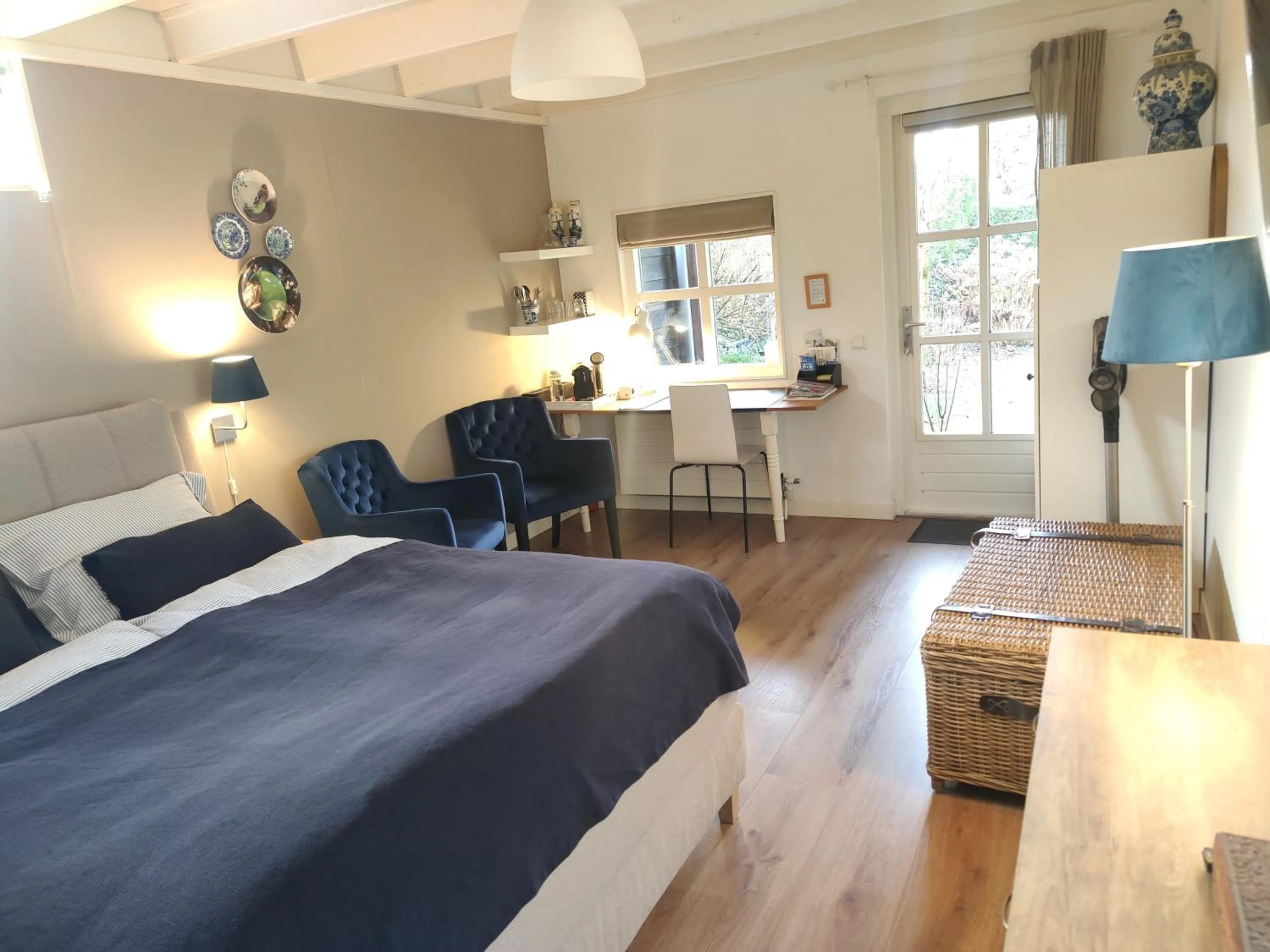 Photo of the whole room, Bed in B&B Hoofddorp