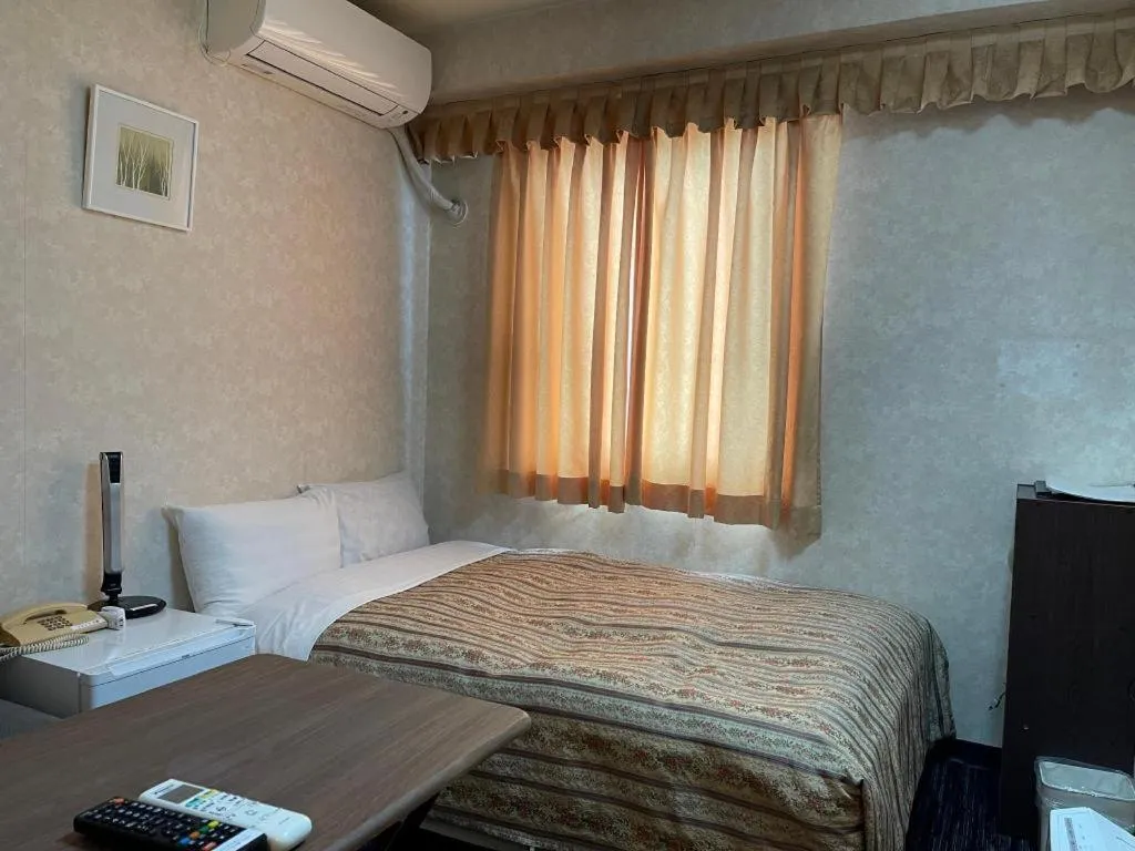 Bed in Business Green Hotel Hino