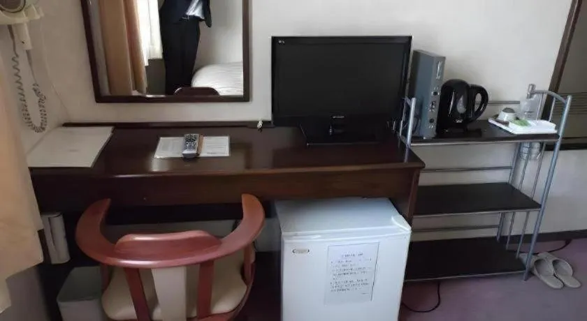 Business Green Hotel Hino