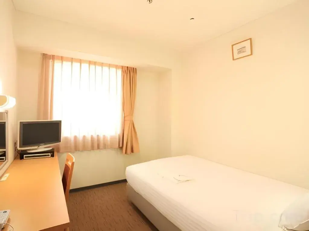 Bed in Smile Hotel Hirosaki Bed in Smile Hotel Hirosaki