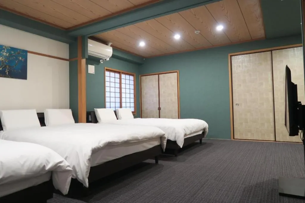 Bed in Rozy Hotel Namba