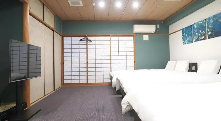 Bed in Rozy Hotel Namba Bed in Rozy Hotel Namba