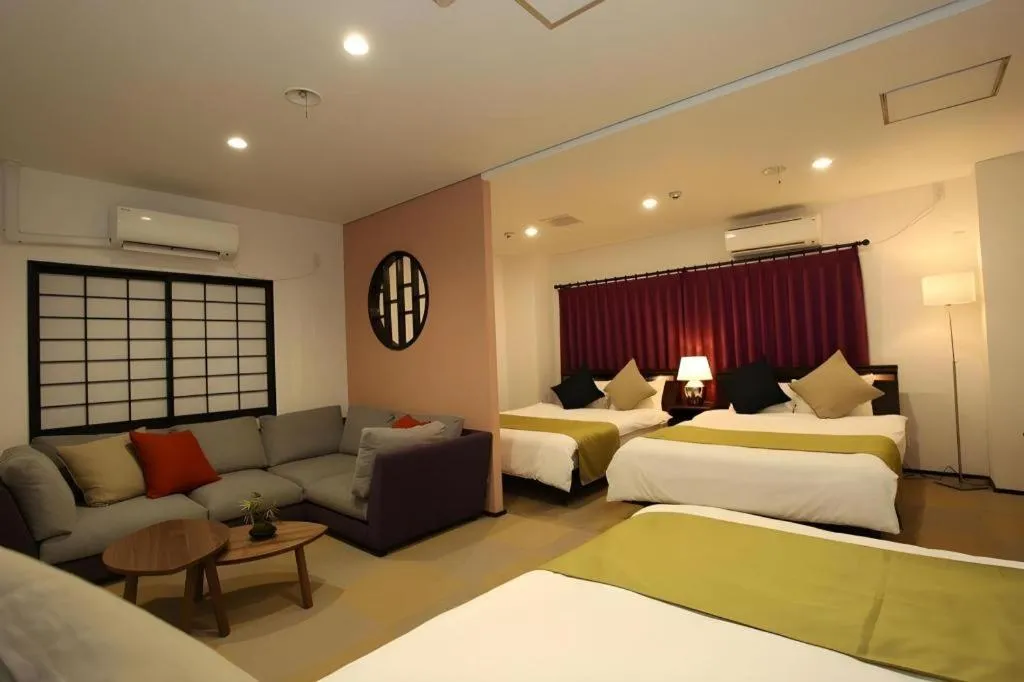 Bed in Rozy Hotel Namba