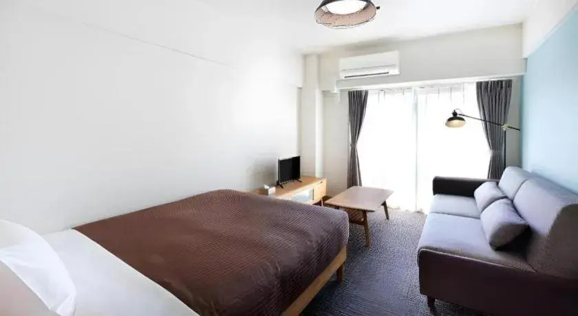 Bed in montan HAKATA Bed in montan HAKATA