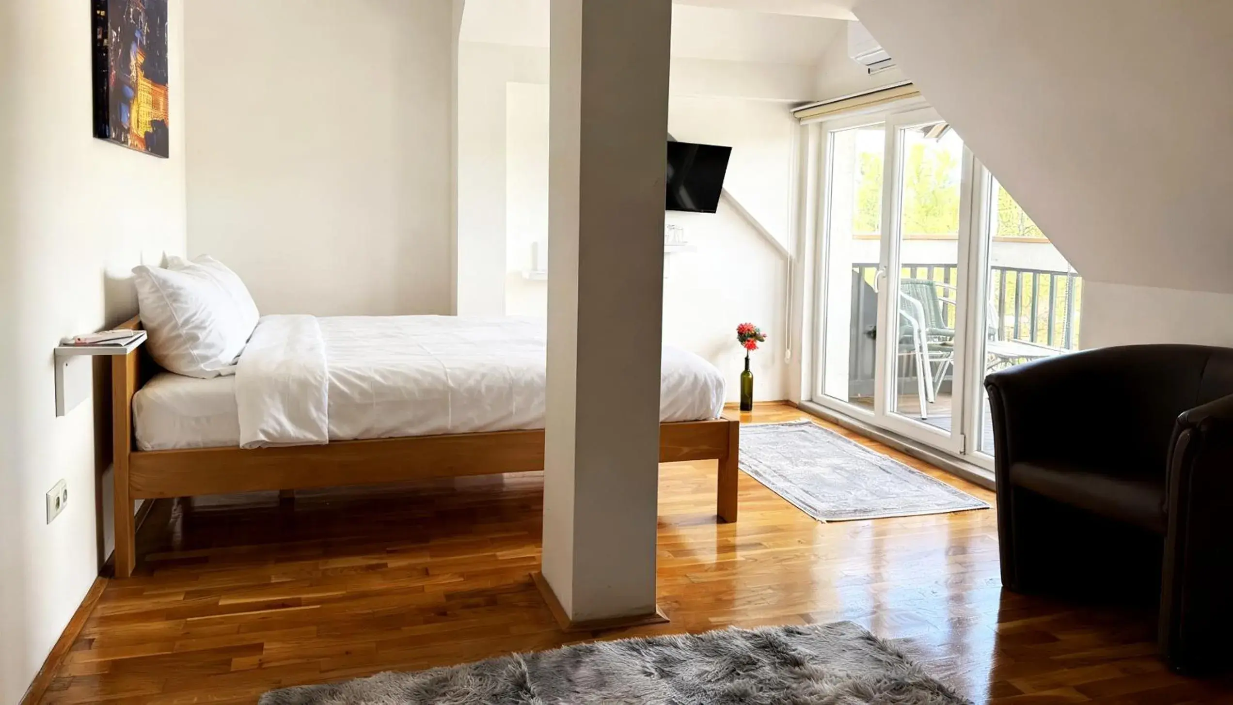 Basic Triple Room in Gaia Aparthotel near Airport Basic Triple Room in Gaia Aparthotel near Airport