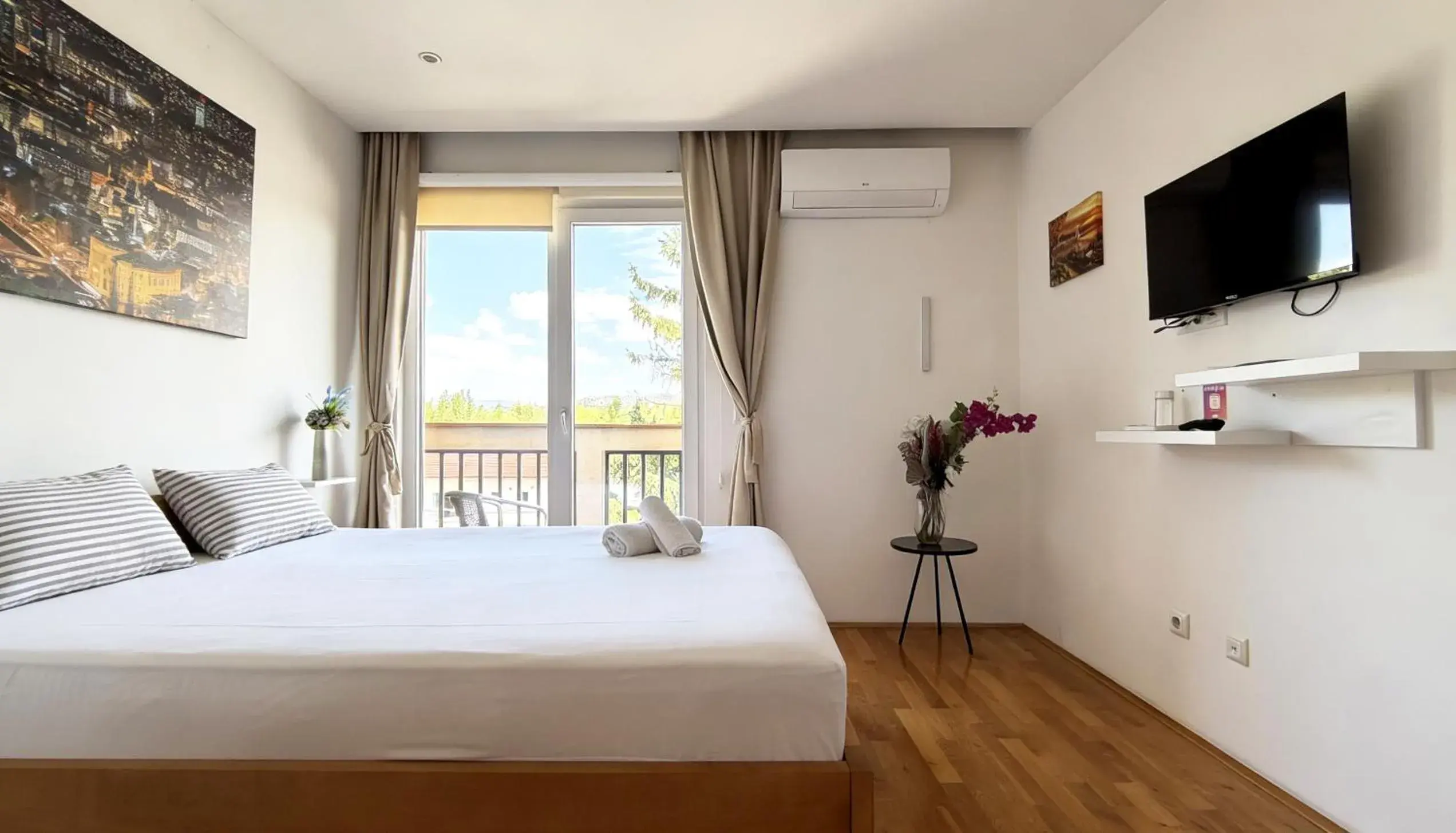Double Room with Balcony in Gaia Aparthotel near Airport Double Room with Balcony in Gaia Aparthotel near Airport