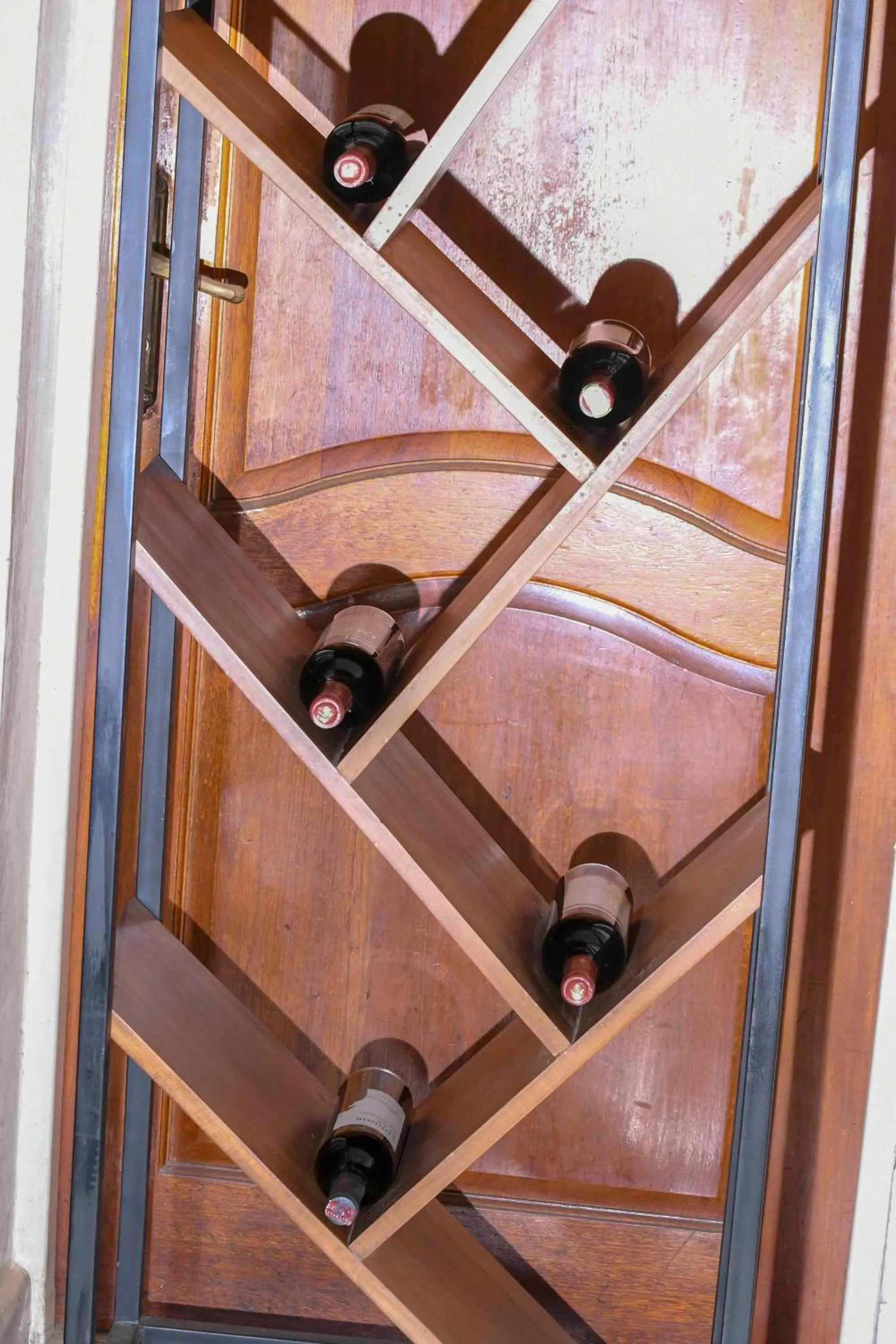 Restaurant/places to eat in Kiriri Residence Hotel