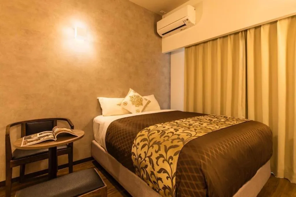 Bed in Mr.KINJO in NAHA