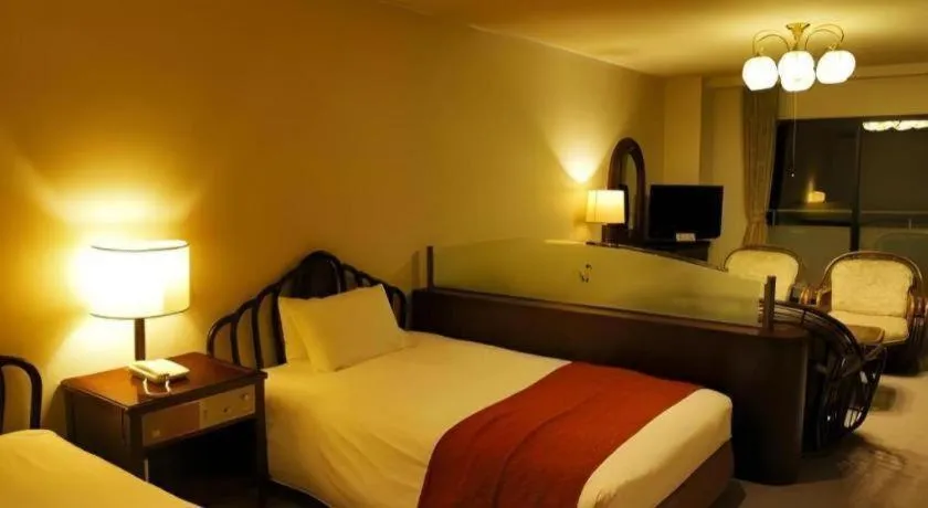 Bed in Atami Mori no Onsen Hotel