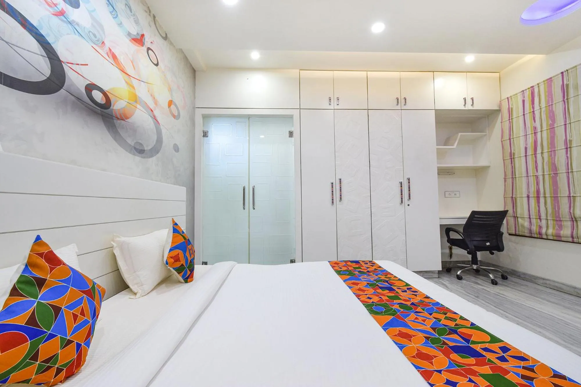 Bed in FabHotel De Alphabet II - Nr Ameerpet Metro Station