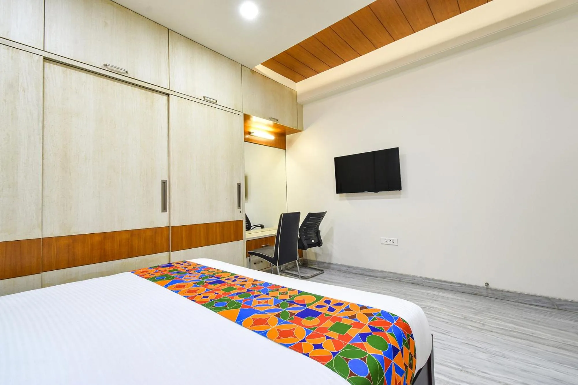 Bed in FabHotel De Alphabet II - Nr Ameerpet Metro Station