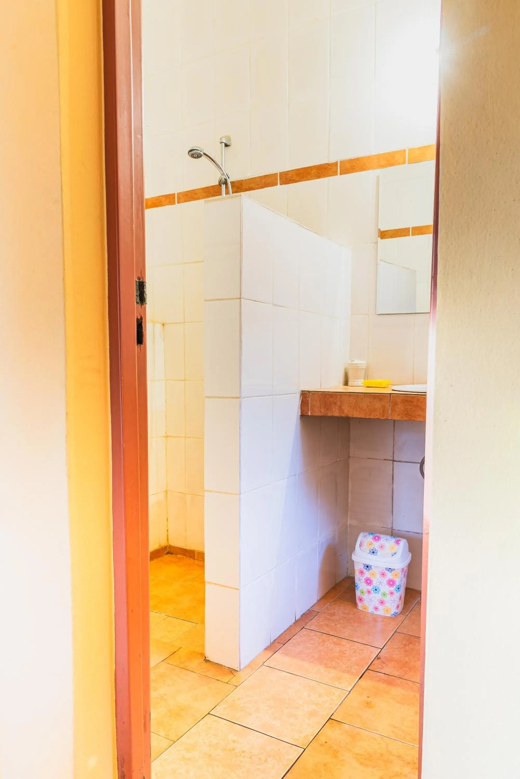 Shower in Aparthotel Jardin Tropical