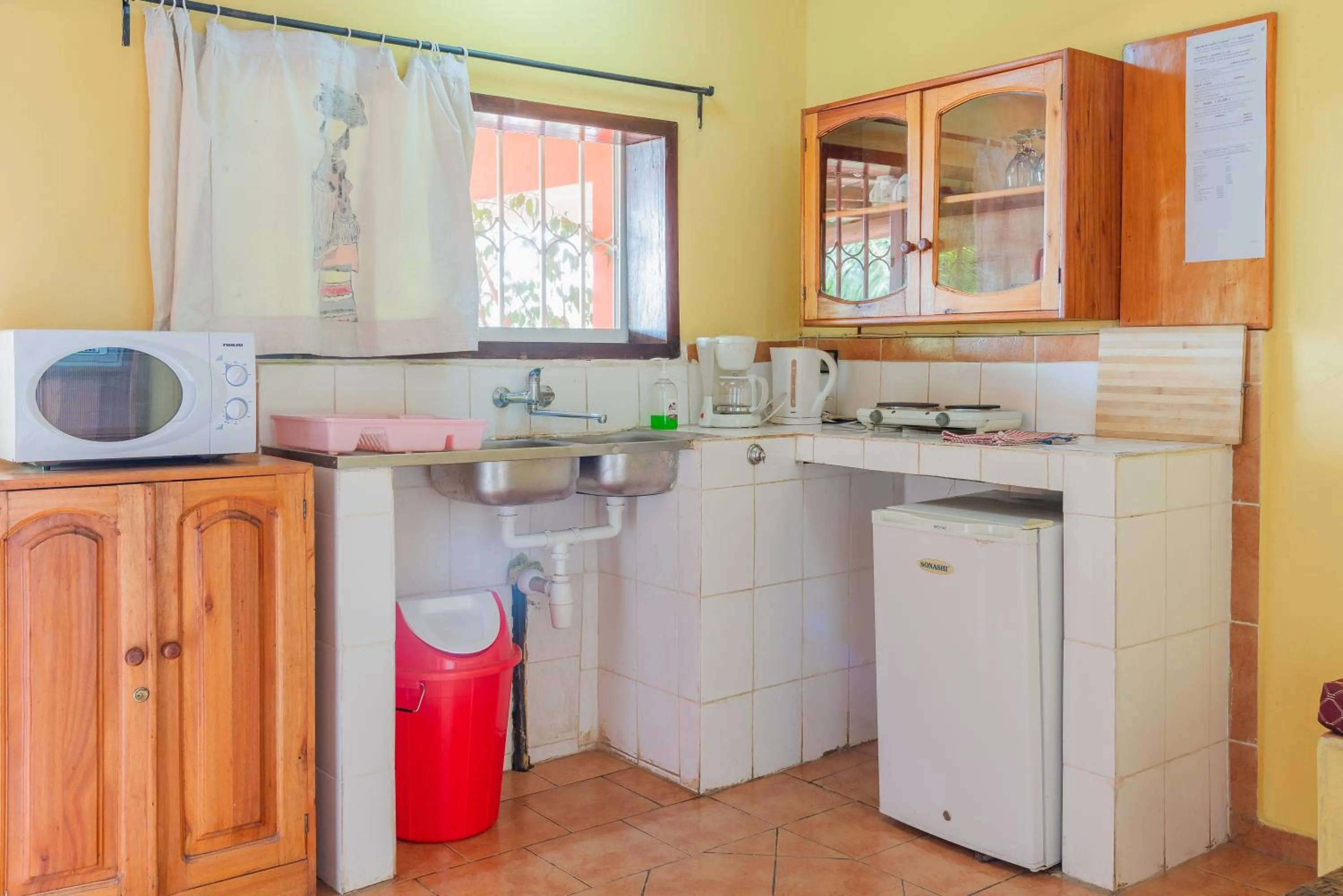Kitchen or kitchenette in Aparthotel Jardin Tropical