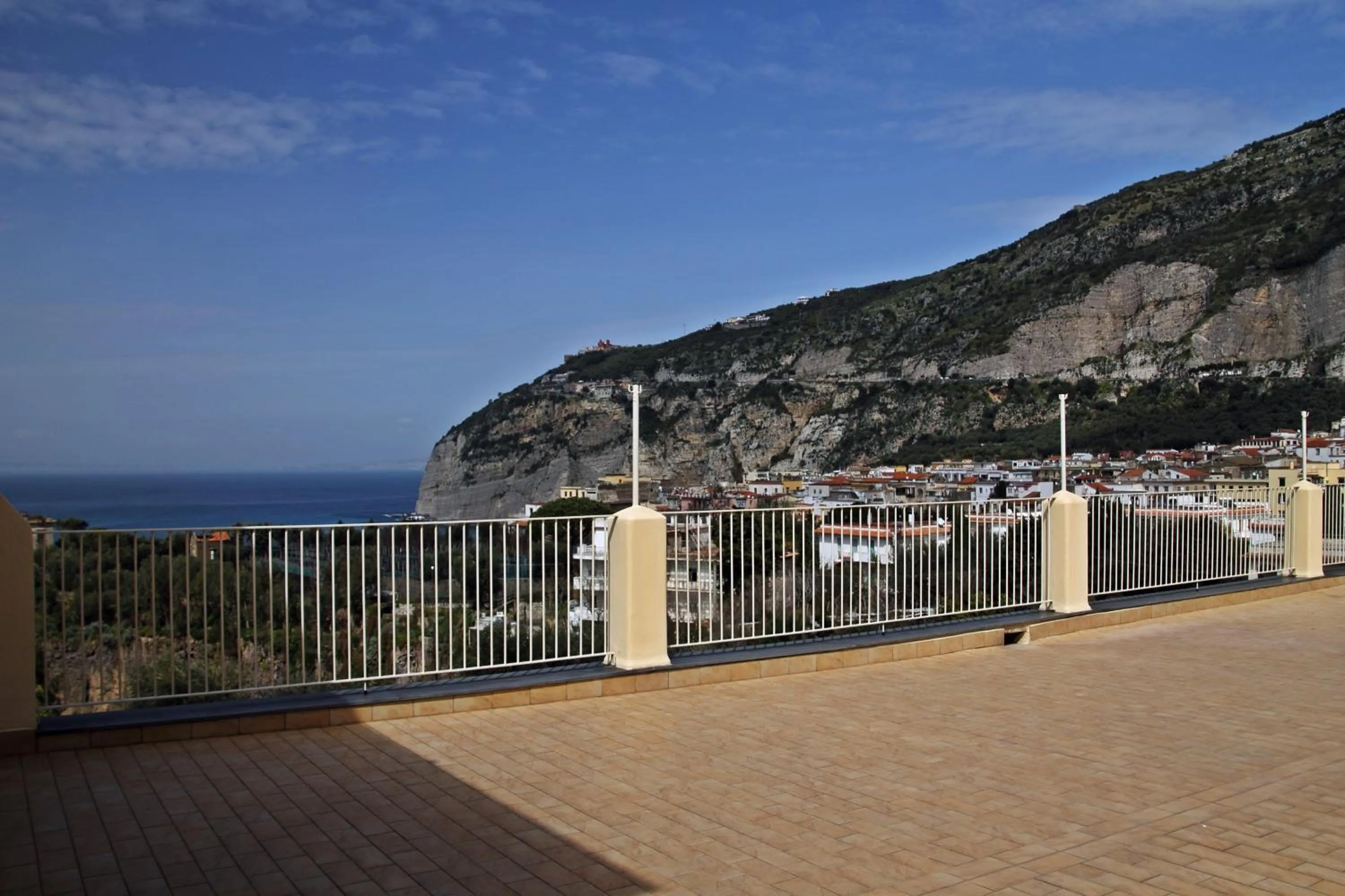 Balcony/Terrace in Sisters Hotel