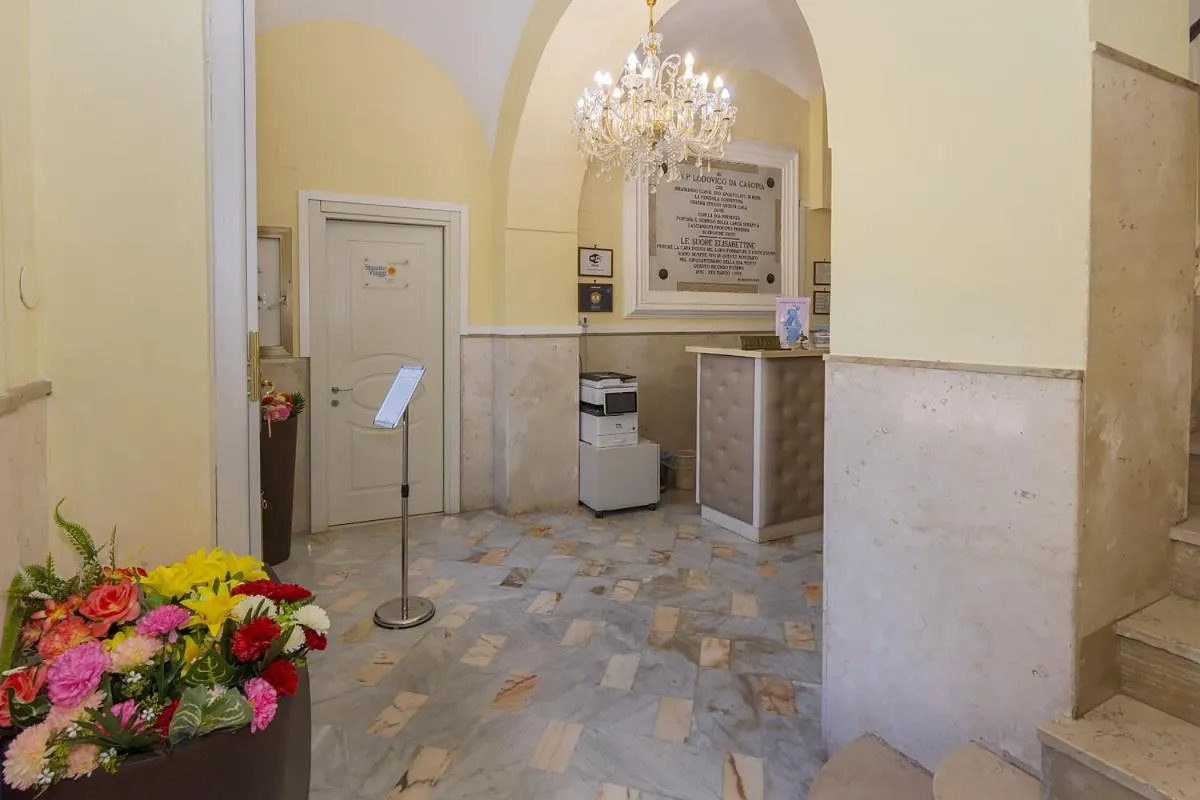 Lobby or reception in Sisters Hotel