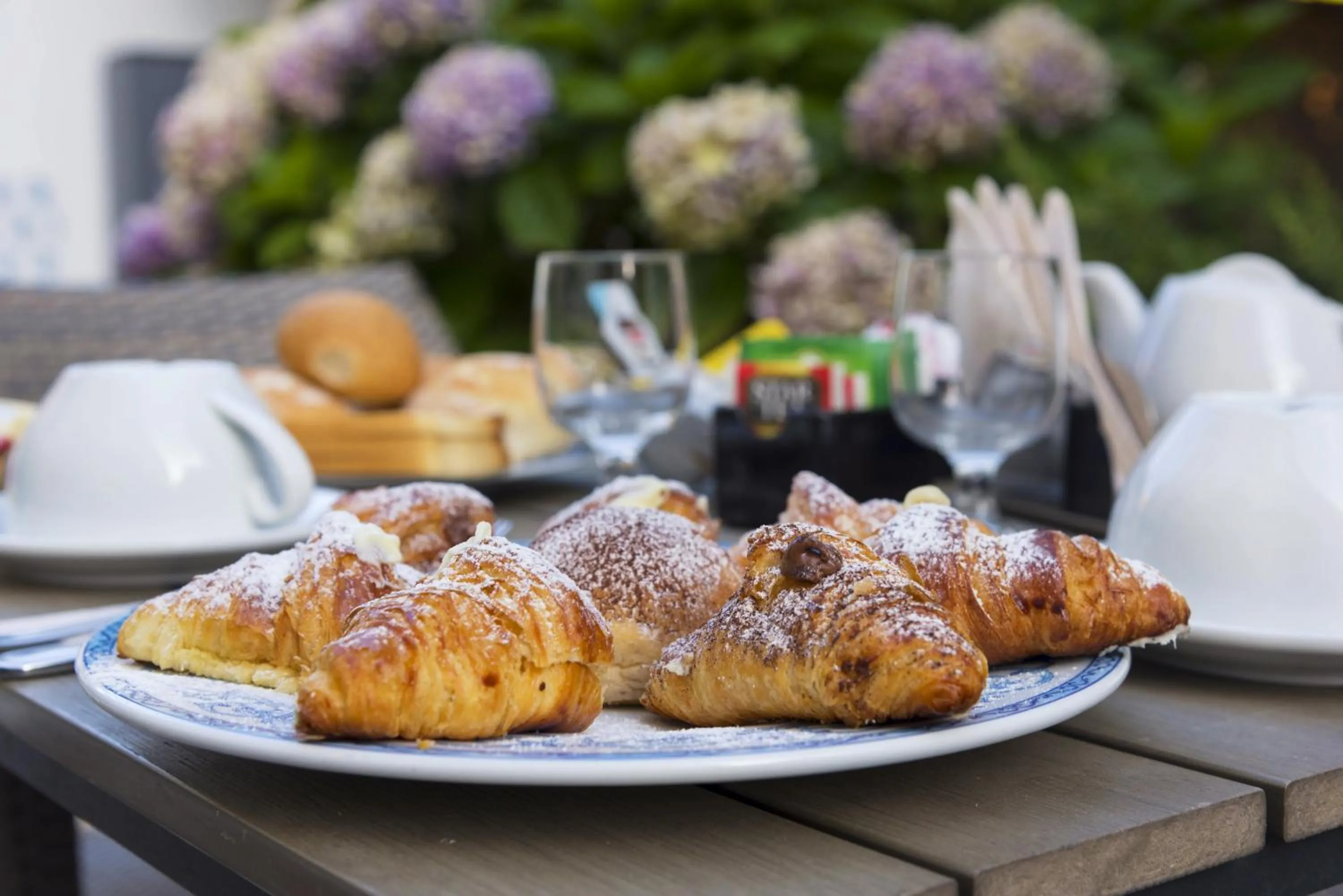 Continental breakfast in Sisters Hotel