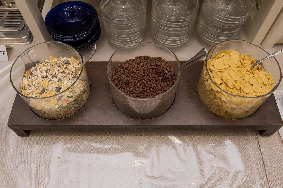 Food in Sisters Hotel