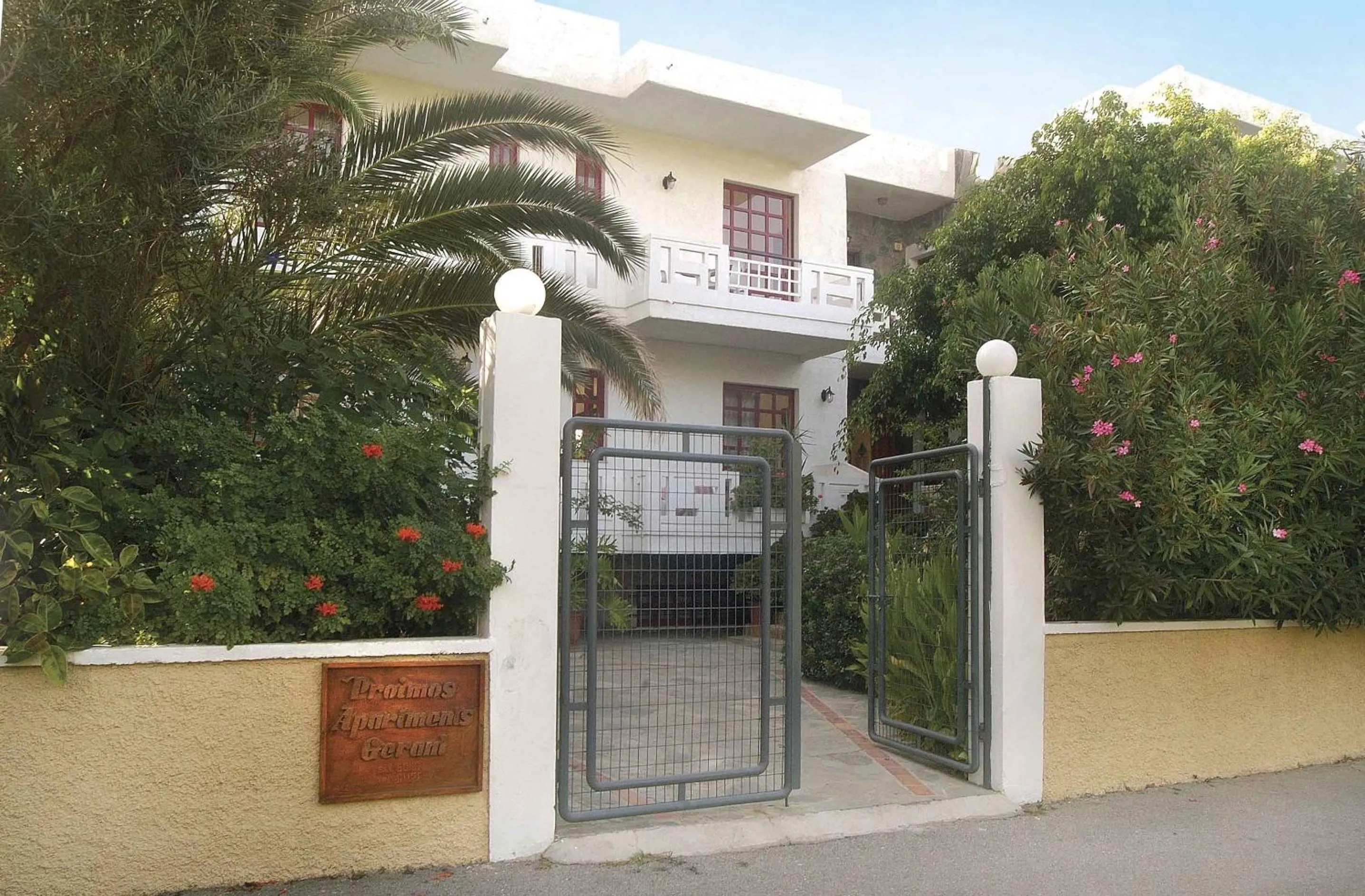 Facade/entrance in Proimos Apartments