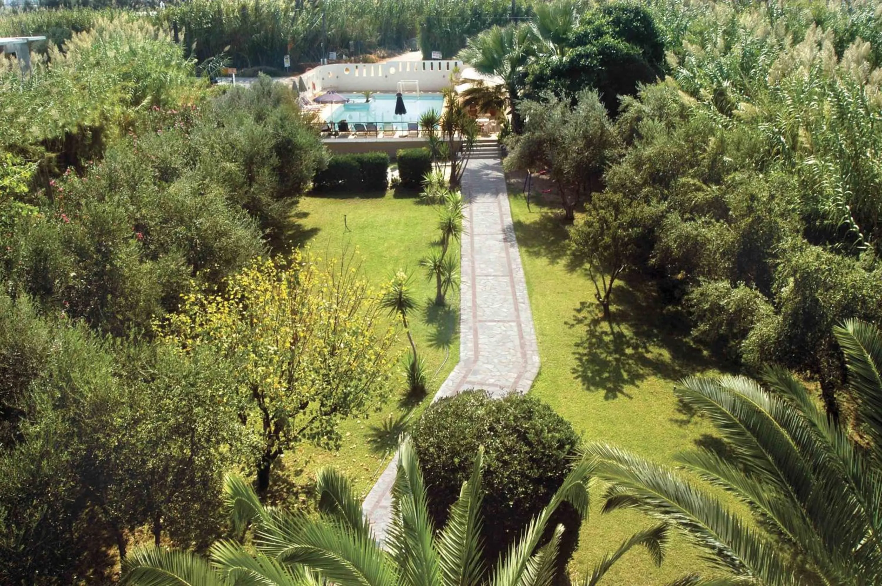 Garden in Proimos Apartments