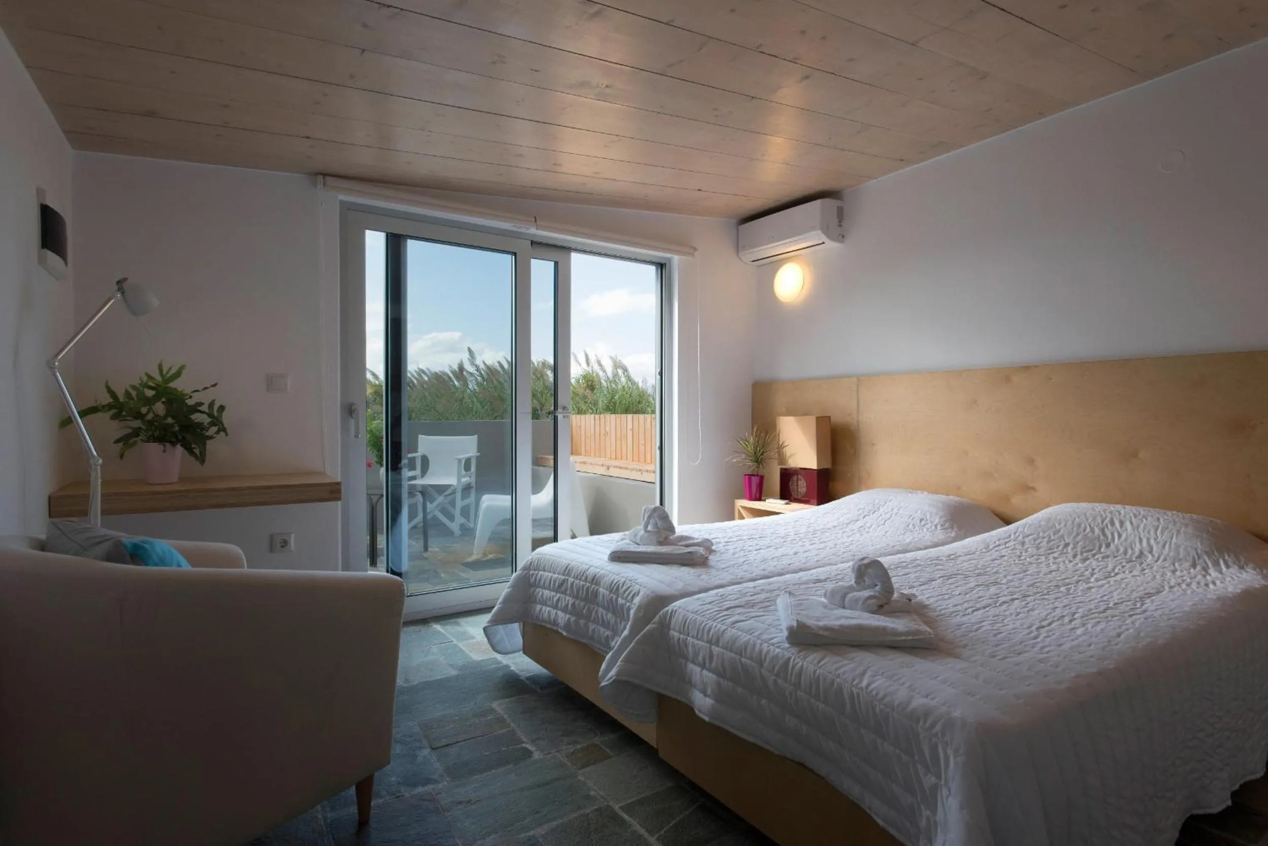 Bedroom, Bed in Proimos Apartments