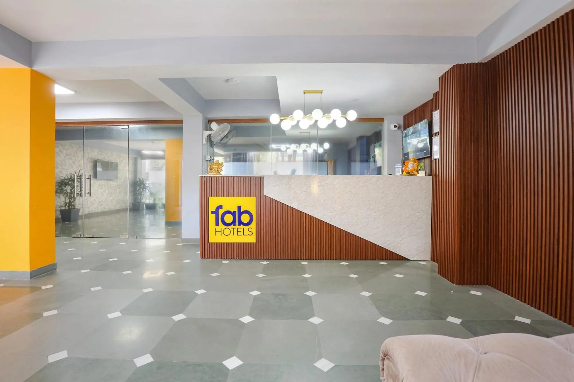 Lobby or reception in FabHotel New Journey Hospitality Near MG Road & Sikanderpur Metro