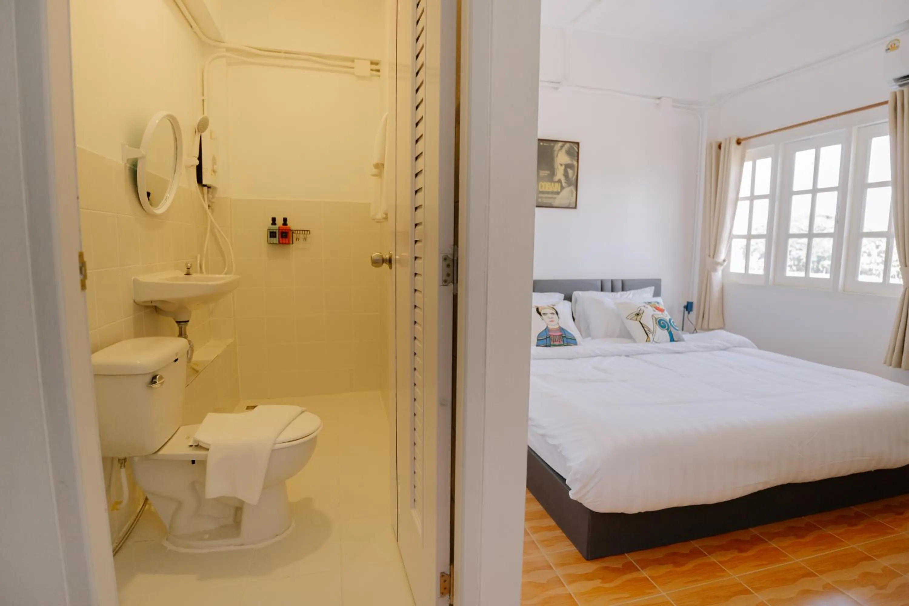 Toilet, Bed in B&B Chiangrai