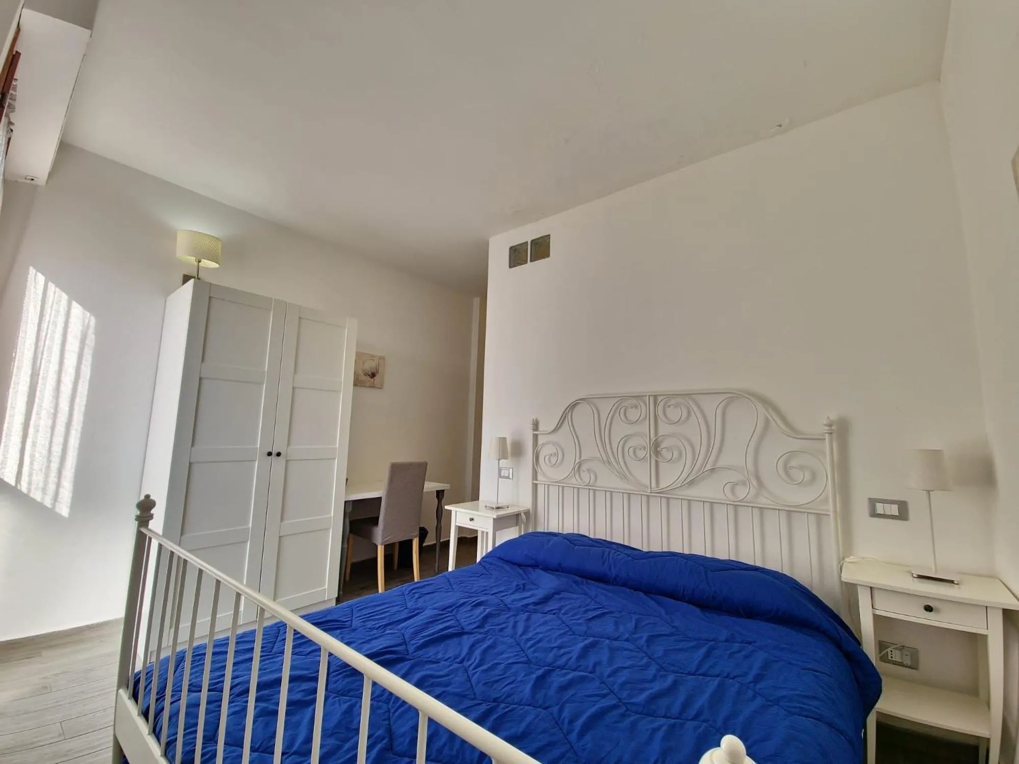 Photo of the whole room, Bed in Residenza Cisanello