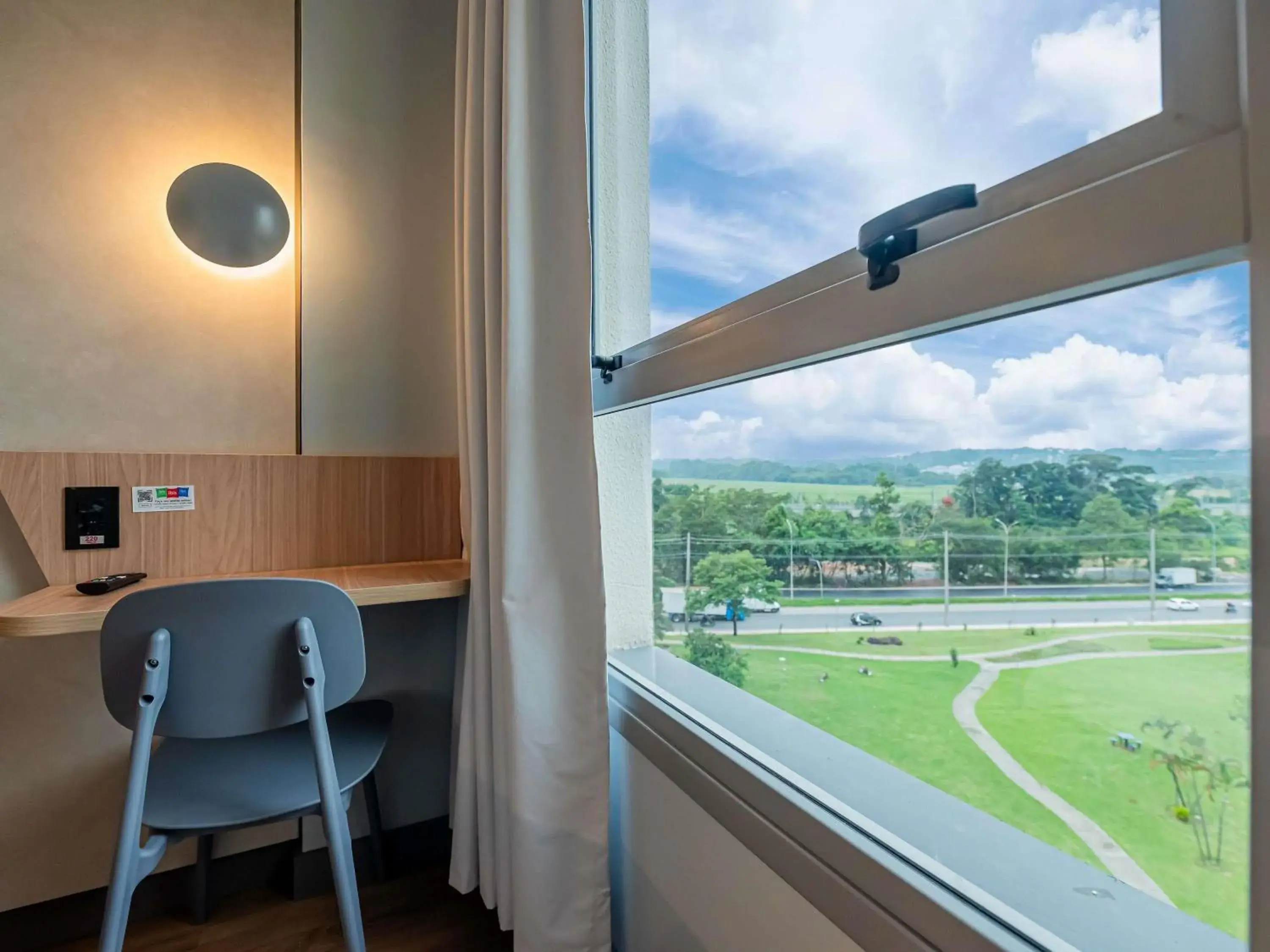 Bedroom in Ibis Budget Guarulhos Aeroporto Bedroom in Ibis Budget Guarulhos Aeroporto