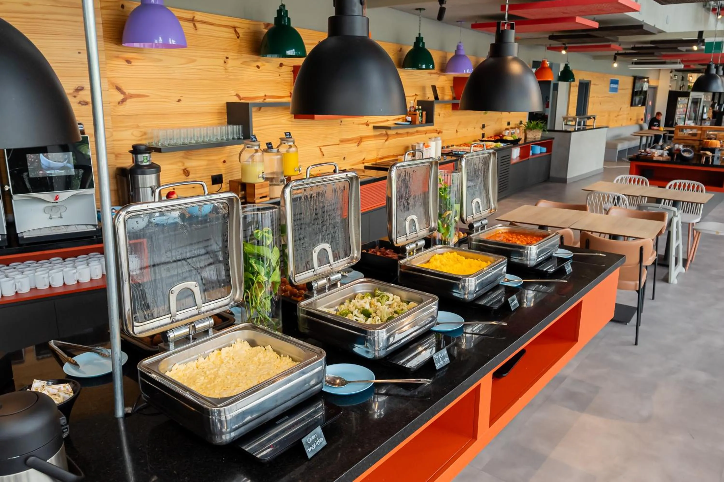 Buffet breakfast in Ibis Budget Guarulhos Aeroporto