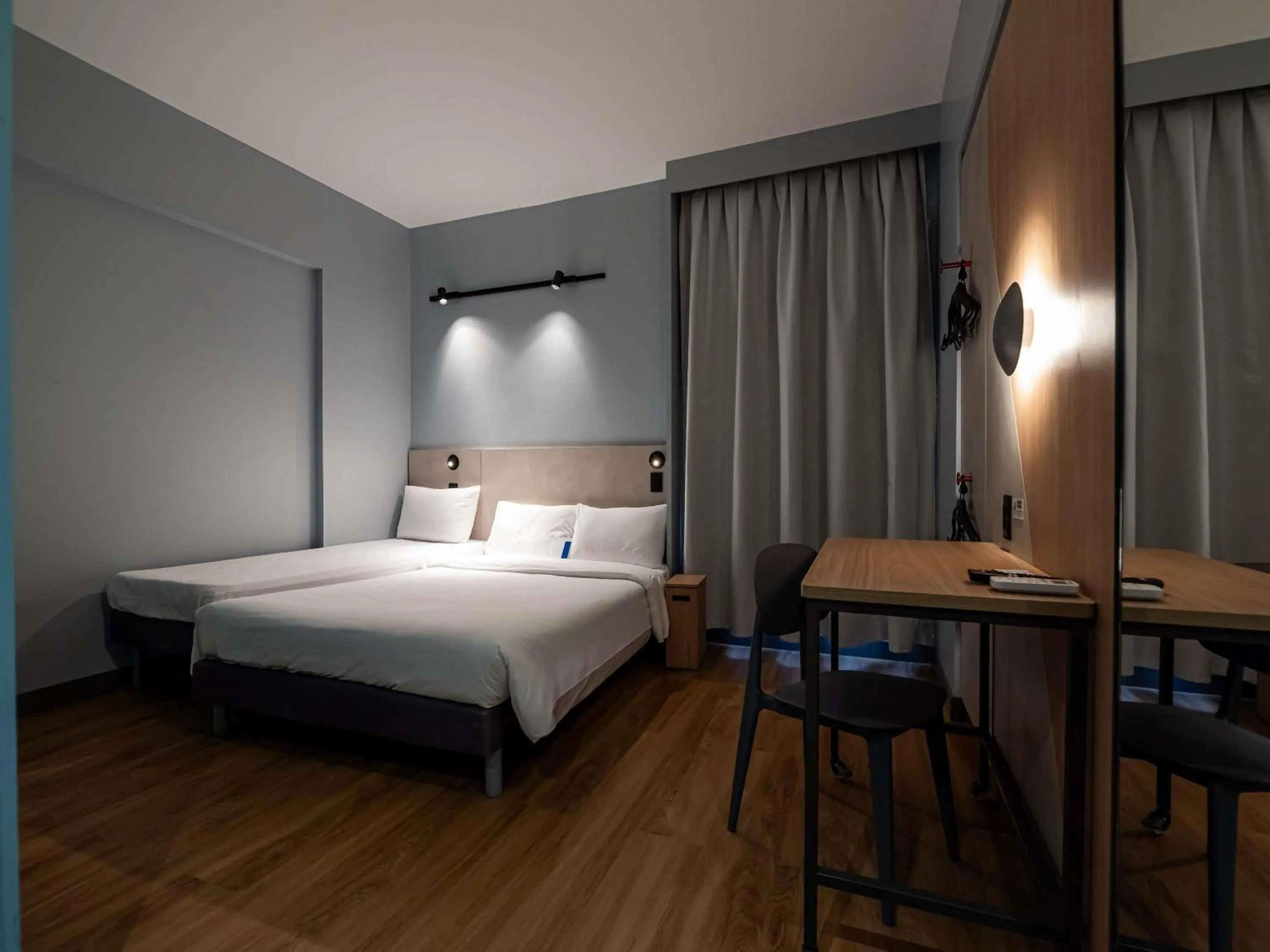 Bedroom, Bed in Ibis Budget Guarulhos Aeroporto