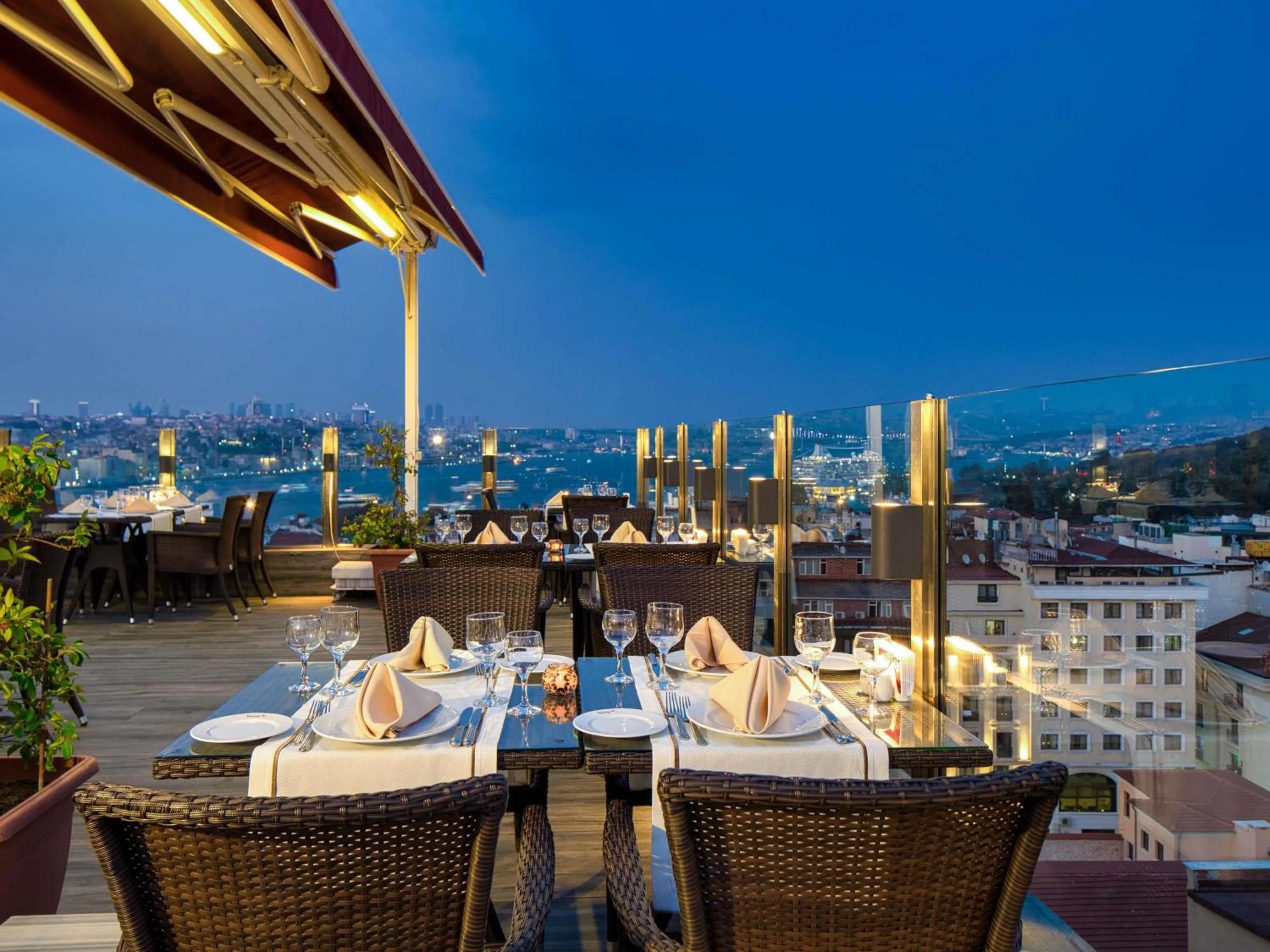 Restaurant/places to eat in Levni Istanbul Hotel Handwritten Collection by ACCOR