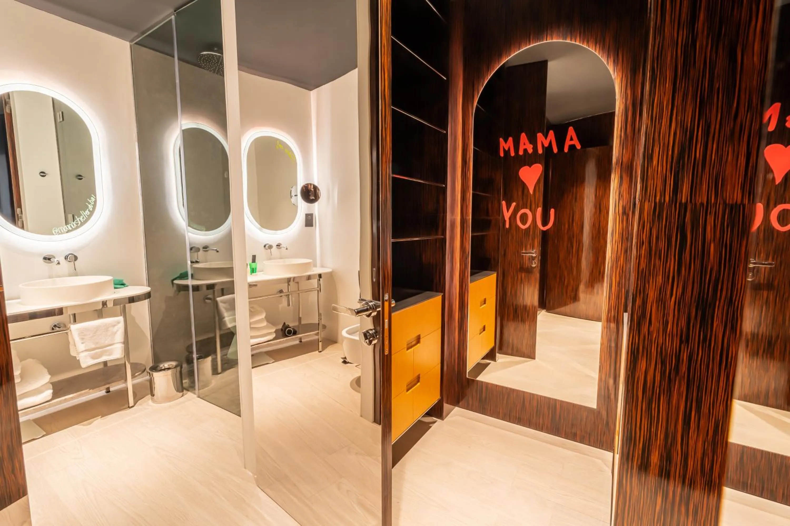 Shower in Mama Shelter Dubai