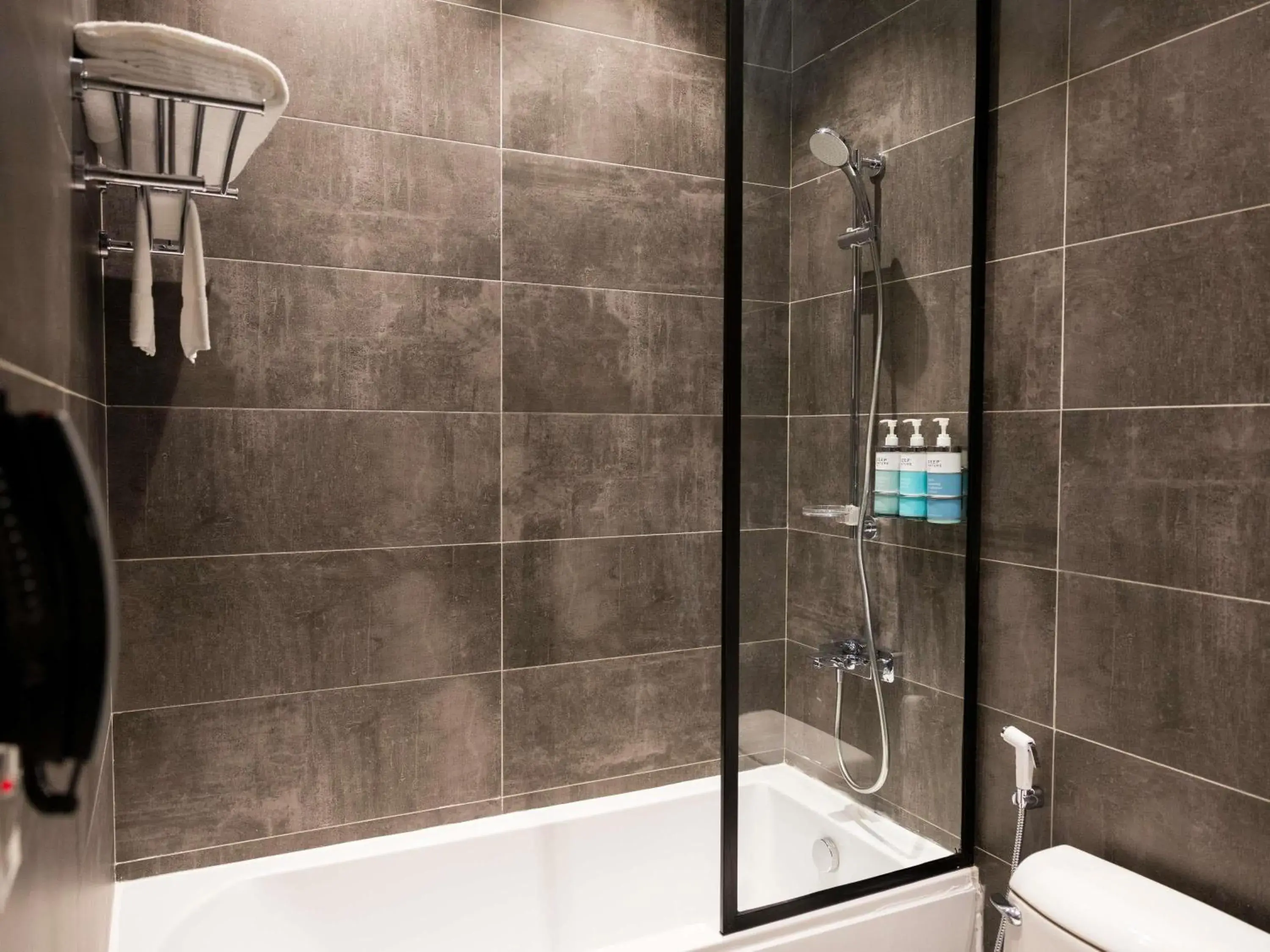 Bedroom in Mercure Riyadh Al Anoud Bedroom in Mercure Riyadh Al Anoud