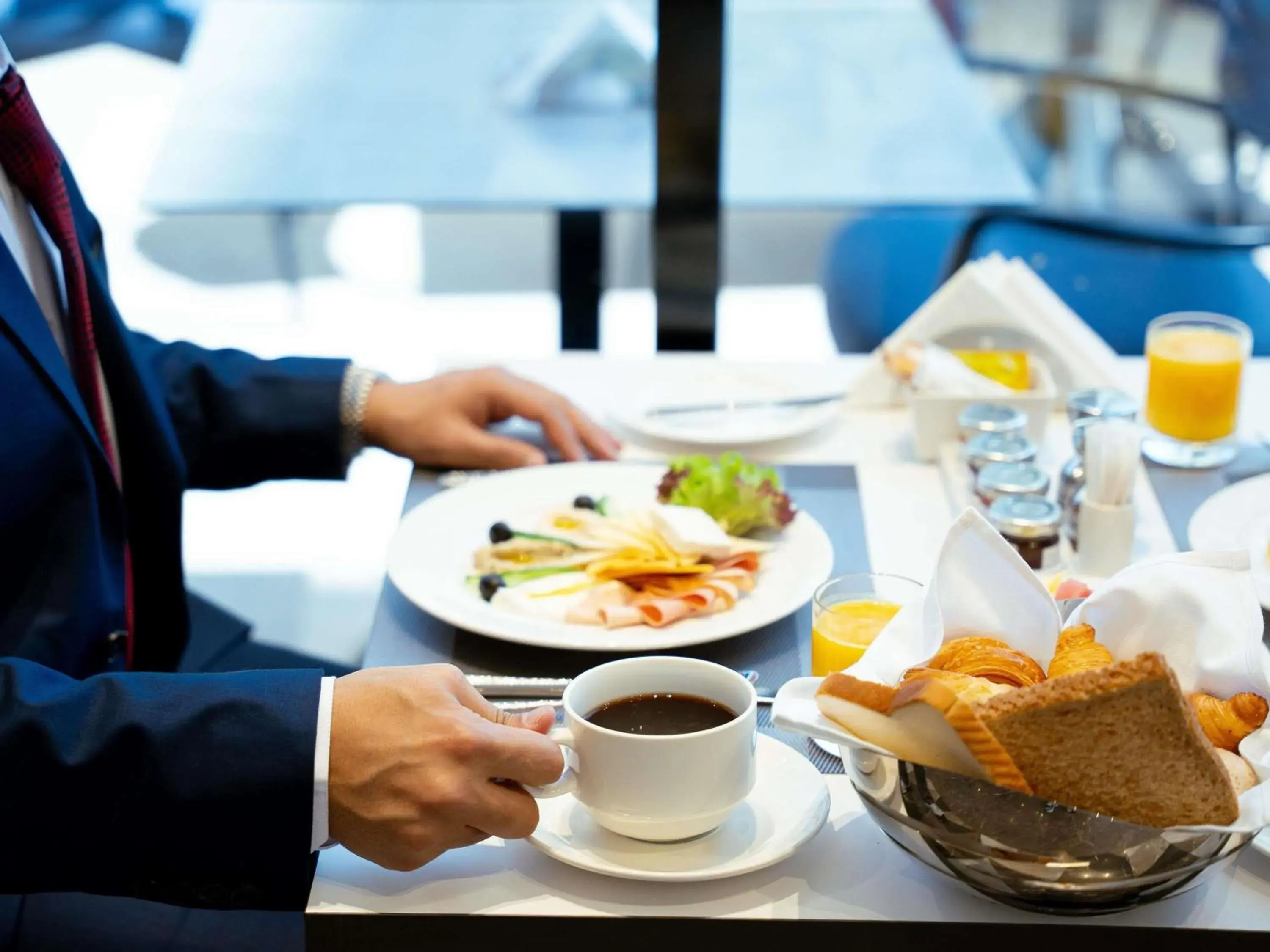 Restaurant/places to eat in Mercure Riyadh Al Anoud Restaurant/places to eat in Mercure Riyadh Al Anoud