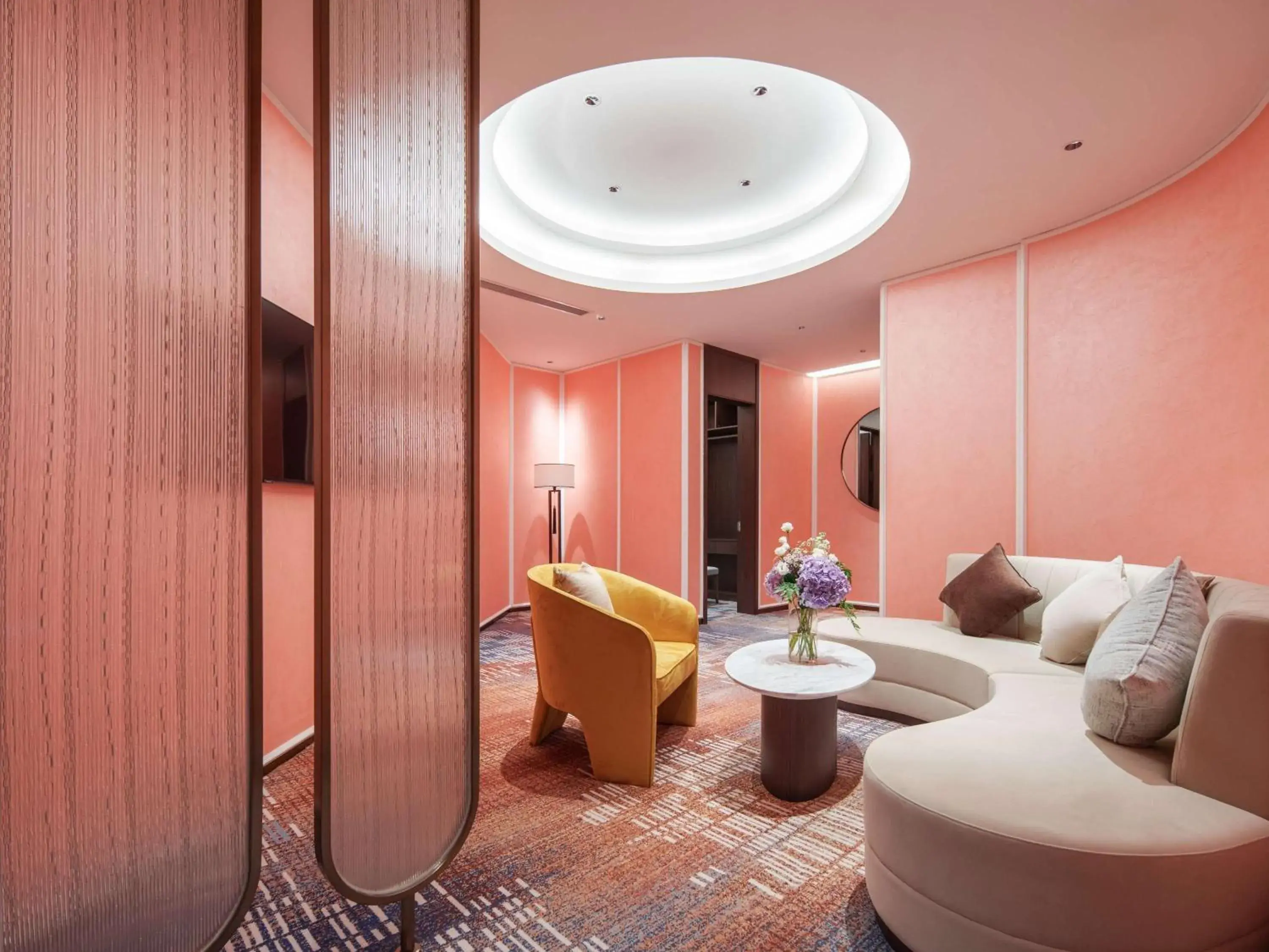 Property building in Grand Mercure Hangzhou Qingshan Lake Property building in Grand Mercure Hangzhou Qingshan Lake