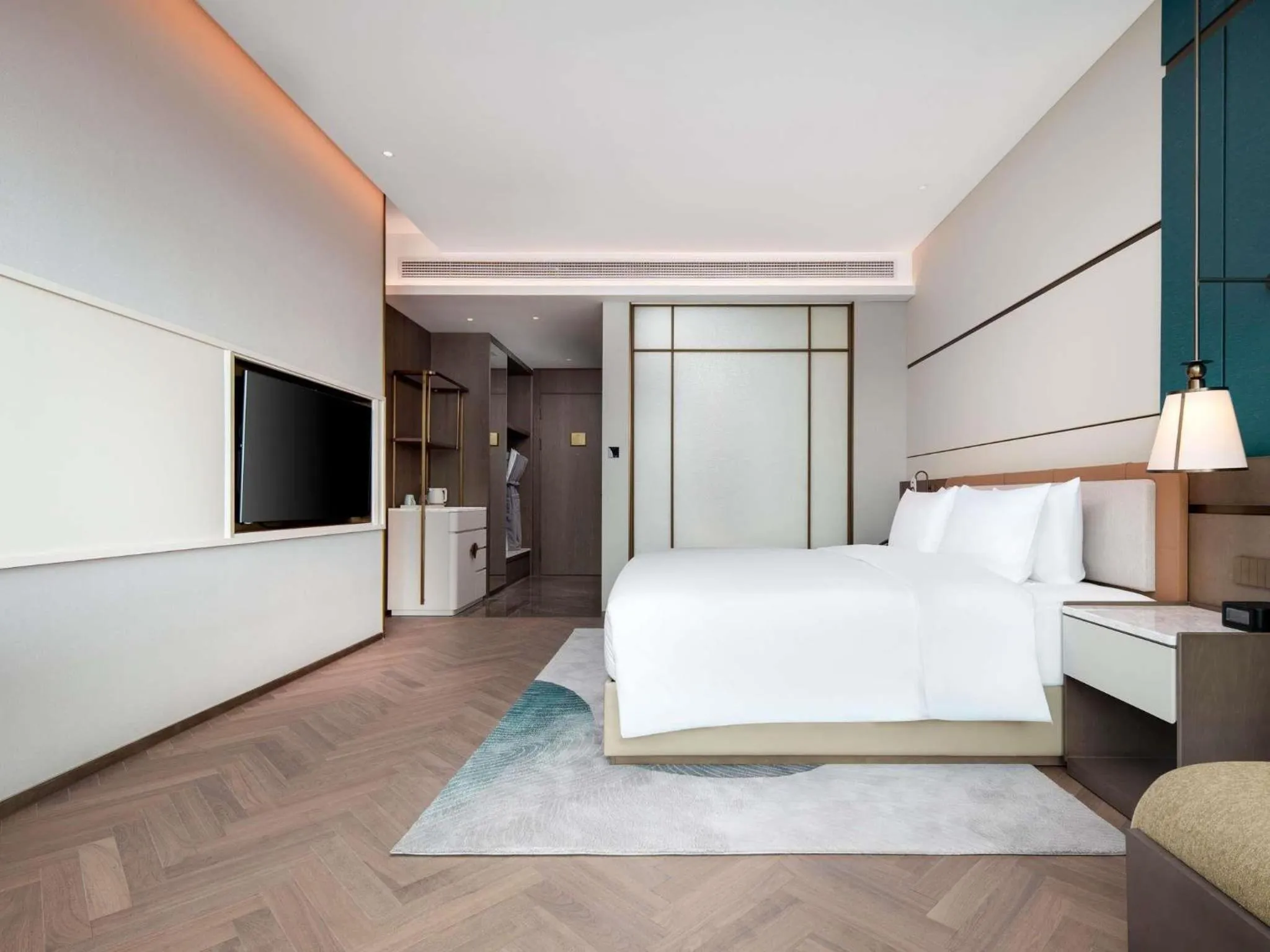 Bedroom in Grand Mercure Hangzhou Qingshan Lake