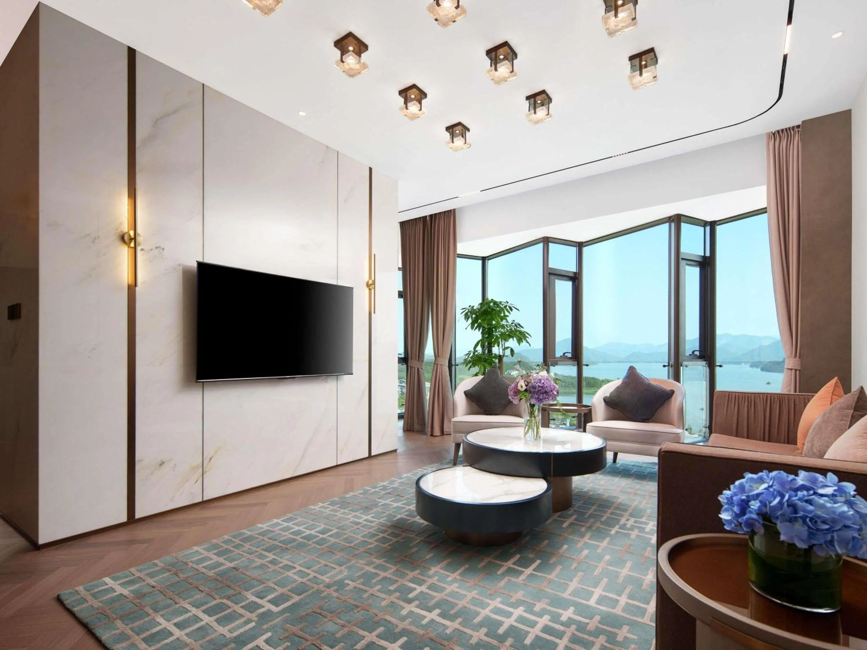 Bedroom in Grand Mercure Hangzhou Qingshan Lake