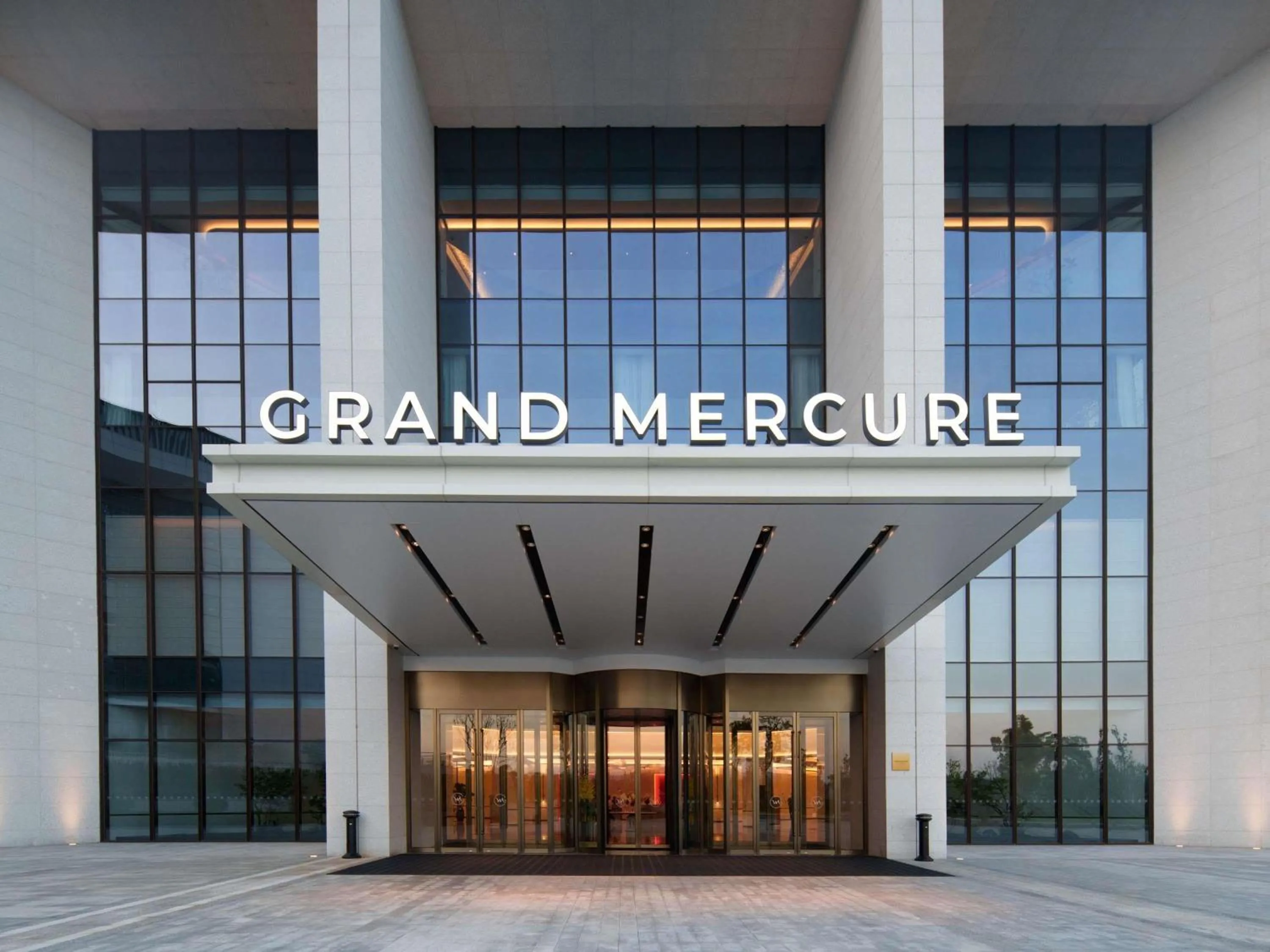 Property building in Grand Mercure Hangzhou Qingshan Lake