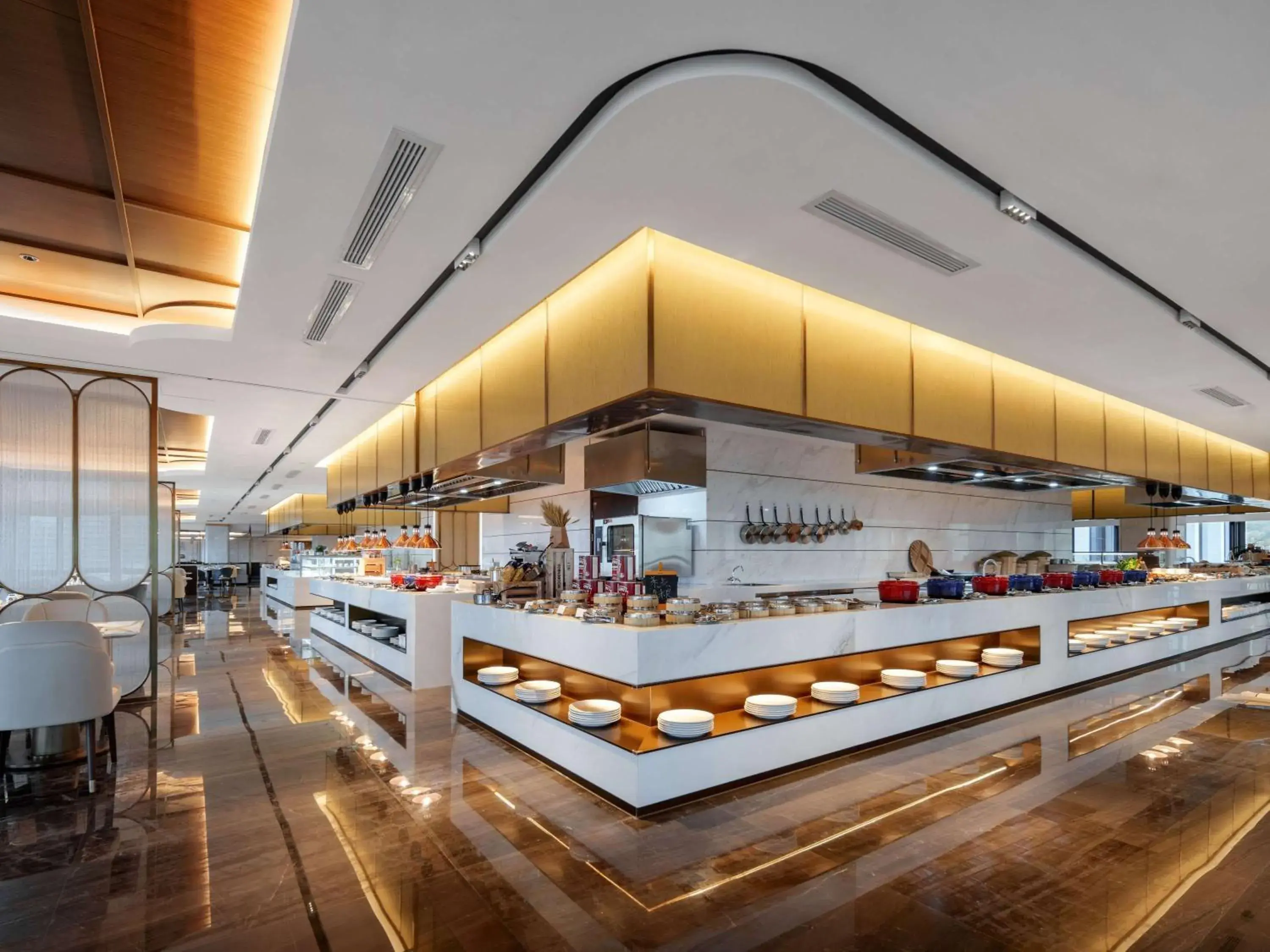 Restaurant/places to eat in Grand Mercure Hangzhou Qingshan Lake Restaurant/places to eat in Grand Mercure Hangzhou Qingshan Lake