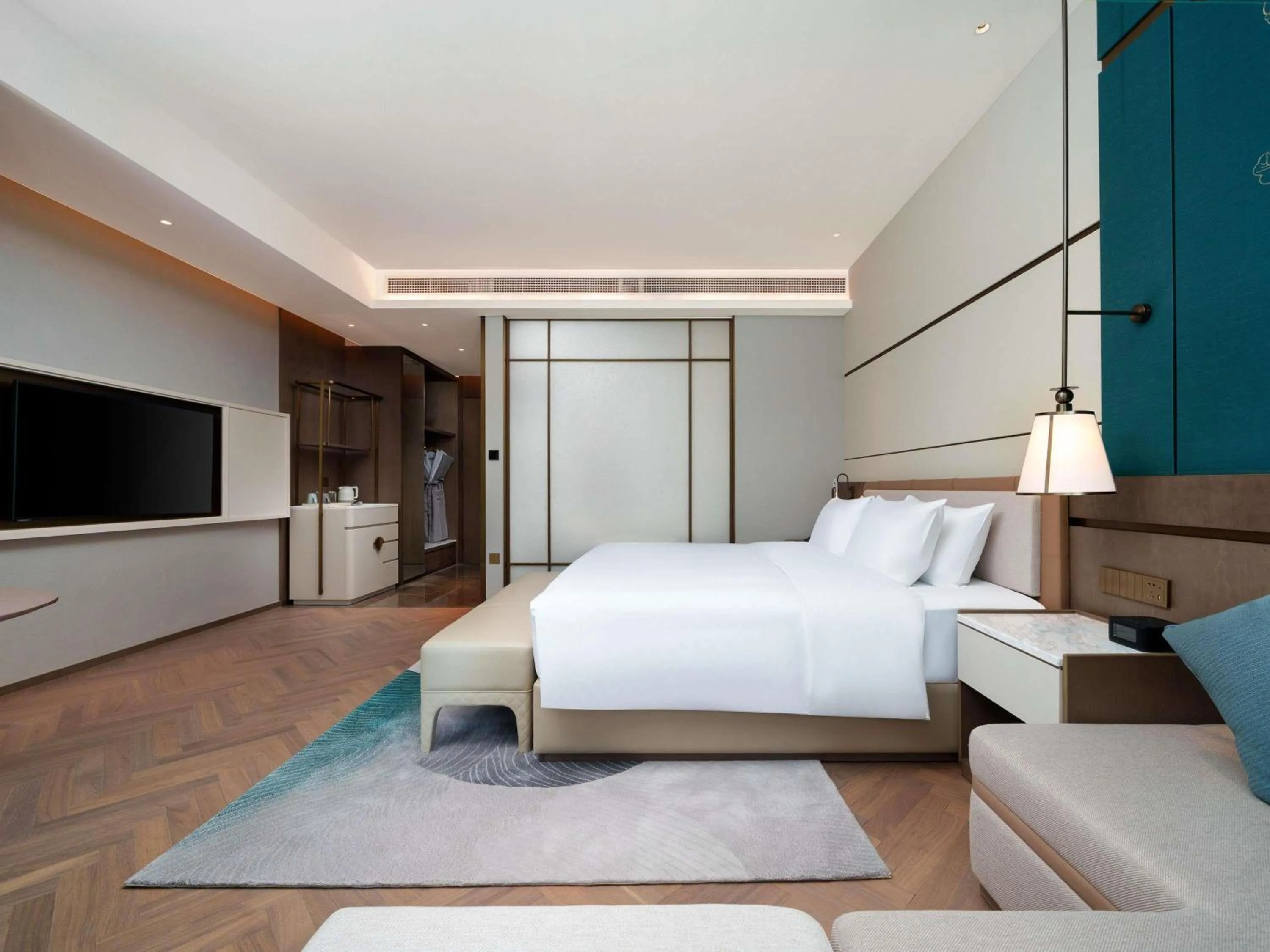 Bedroom, Bed in Grand Mercure Hangzhou Qingshan Lake