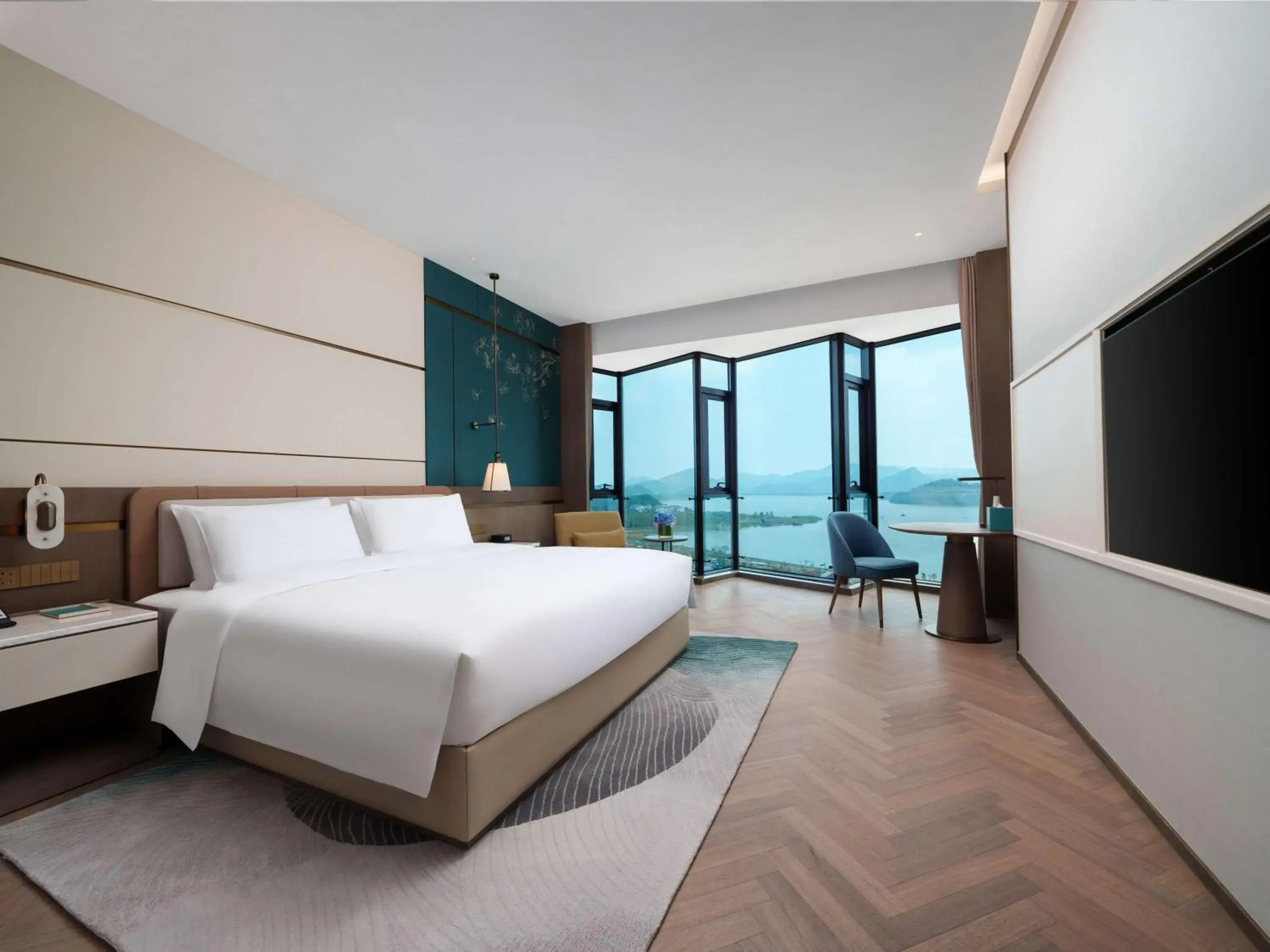 Bedroom, Bed in Grand Mercure Hangzhou Qingshan Lake Bedroom, Bed in Grand Mercure Hangzhou Qingshan Lake