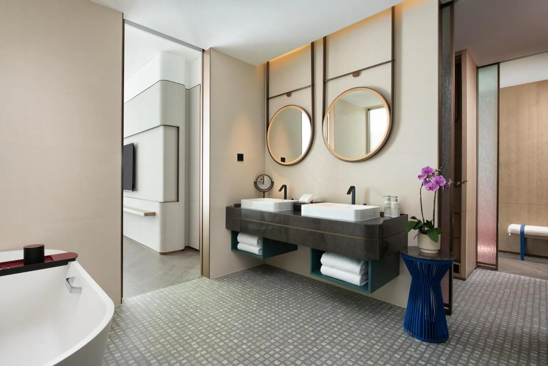 Bathroom in Fashion Town Hotel Shenzhen MGallery Collection