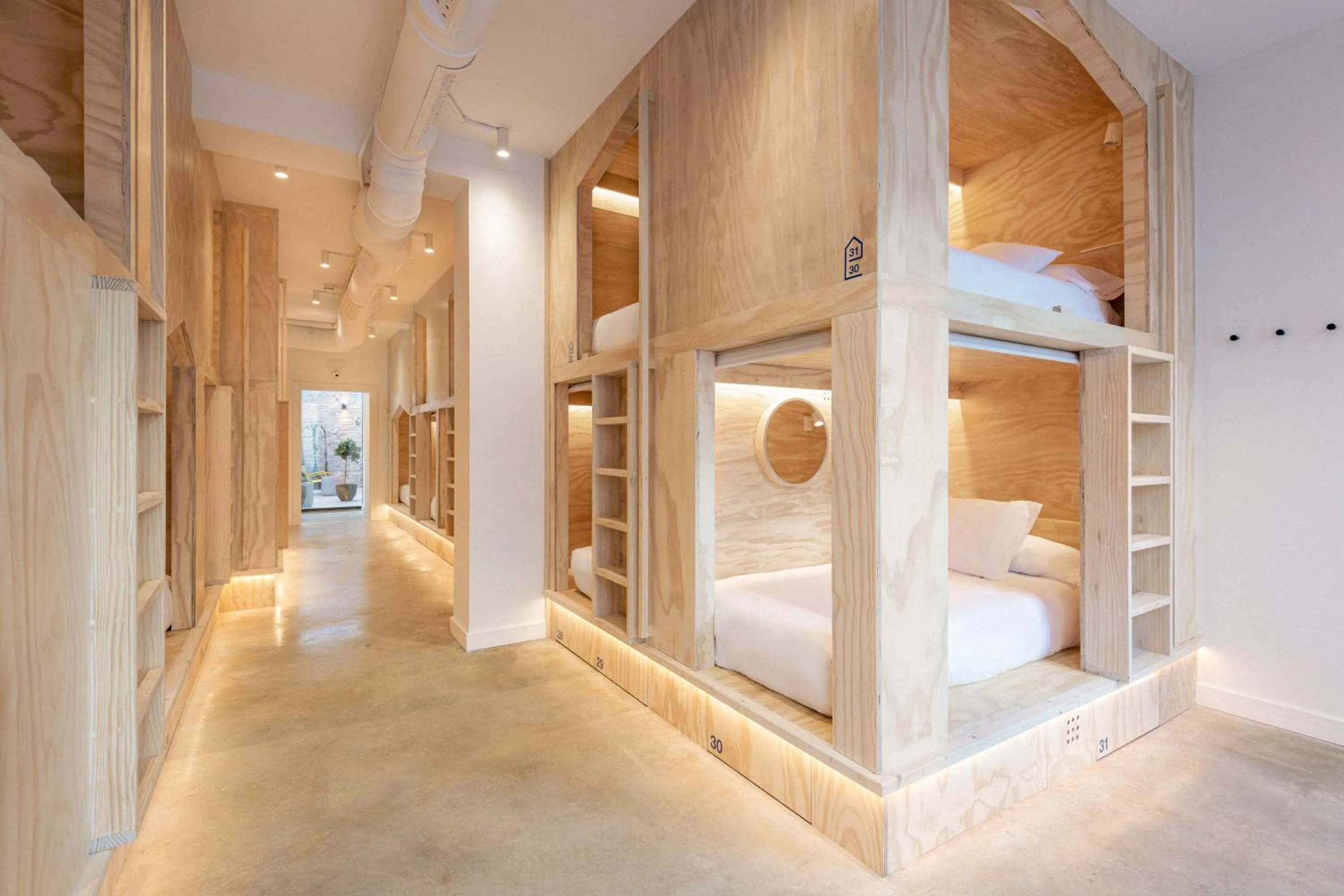 Colo Colo Hostel Valencia - Single Private Beds