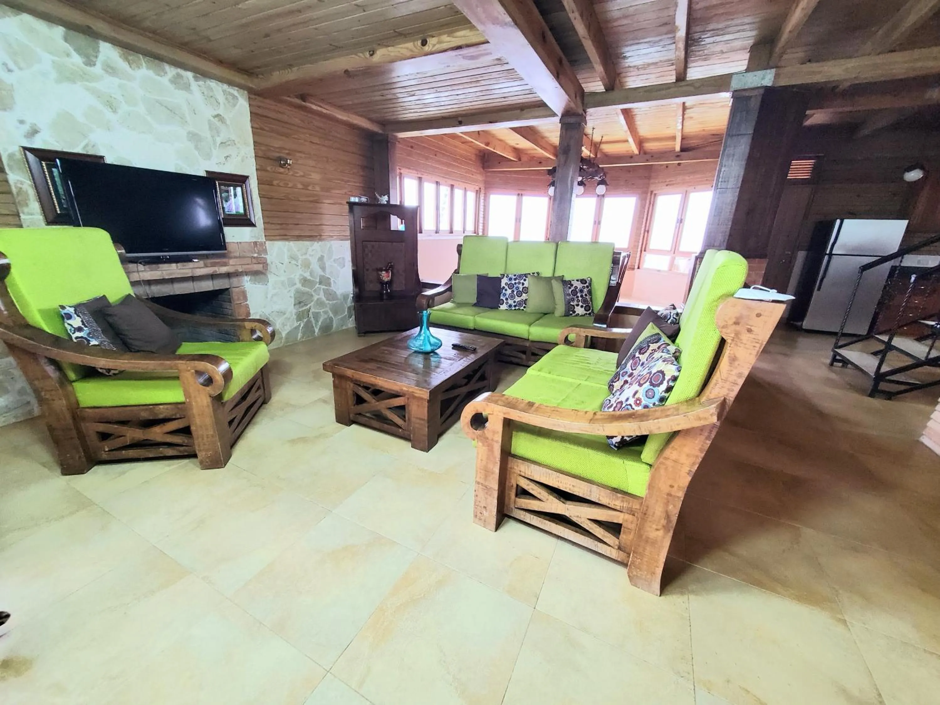 Communal lounge/ TV room in Villas Las Neblinas